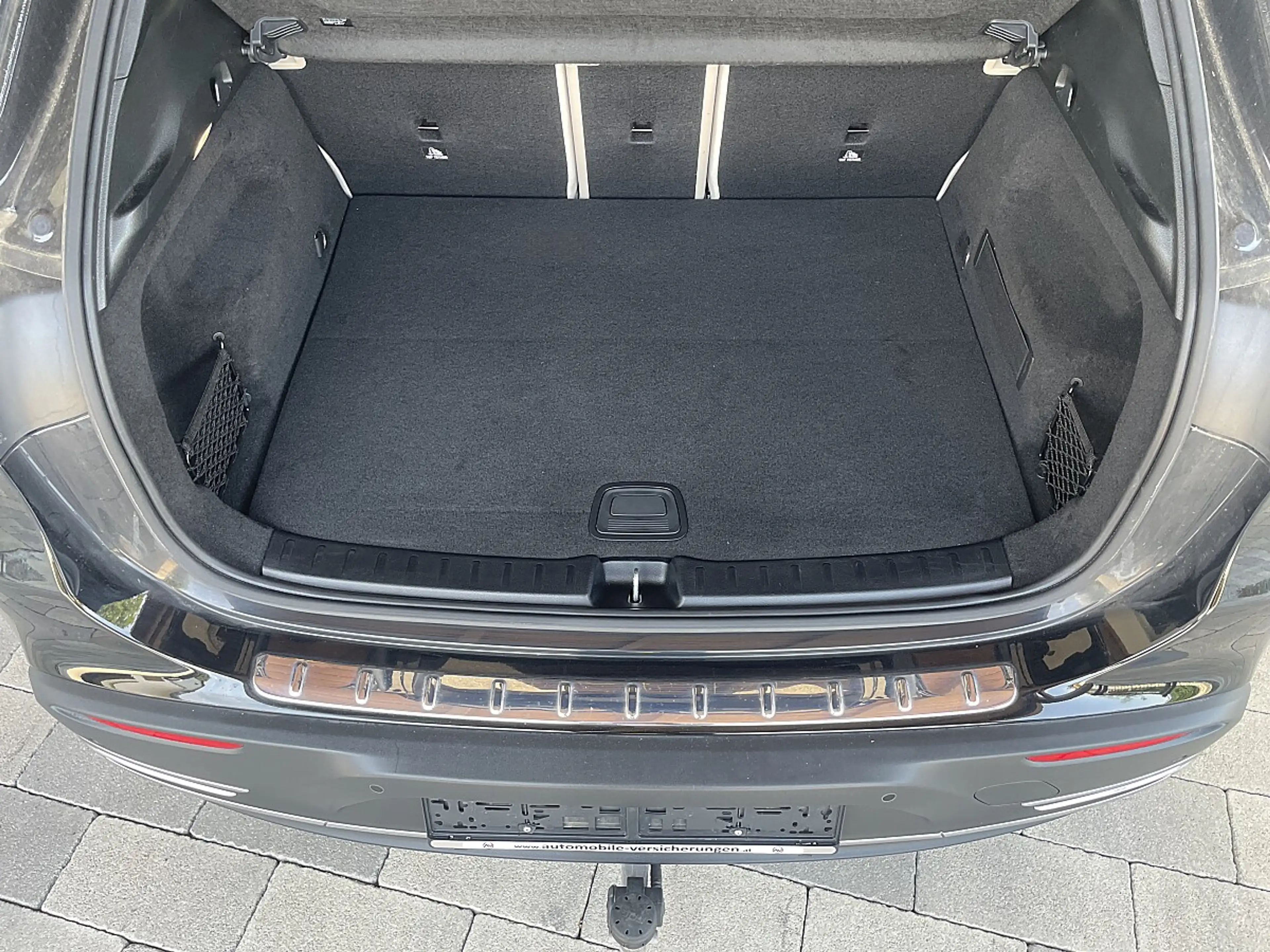 Mercedes-Benz EQA 250 Progressive-AHV-ACC-VERKEHR-LANE-PANORMA-LE... — photo 11
