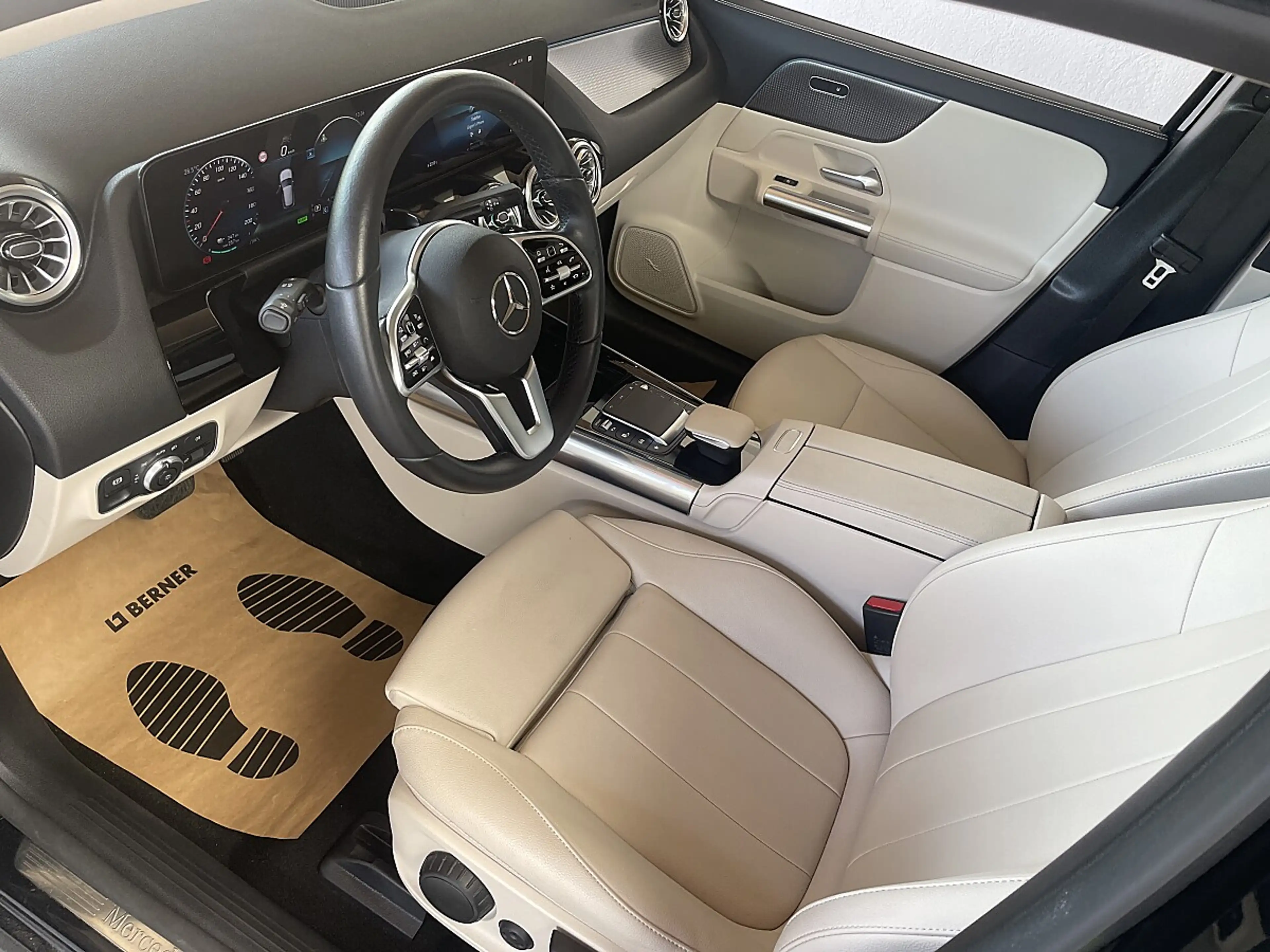 Mercedes-Benz EQA 250 Progressive-AHV-ACC-VERKEHR-LANE-PANORMA-LE... — photo 13