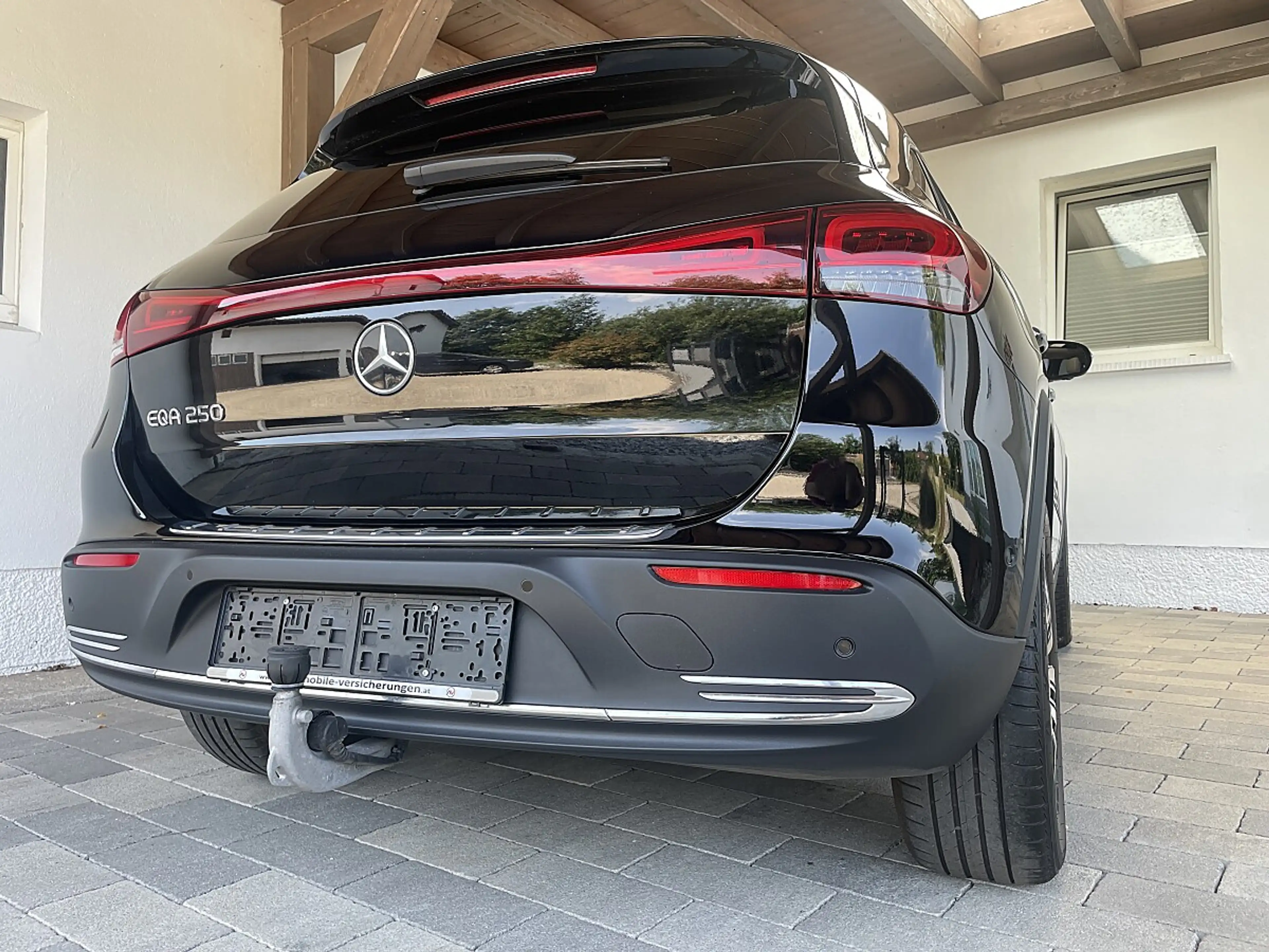 Mercedes-Benz EQA 250 Progressive-AHV-ACC-VERKEHR-LANE-PANORMA-LE... — photo 8