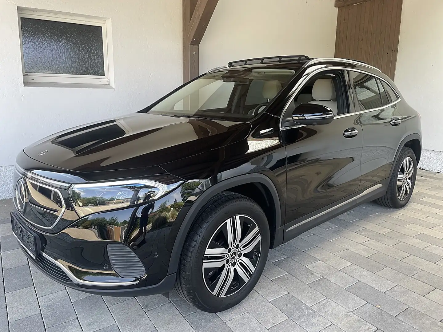 Mercedes-Benz EQA 250 Progressive-AHV-ACC-VERKEHR-LANE-PANORMA-LE... Schwarz - 2
