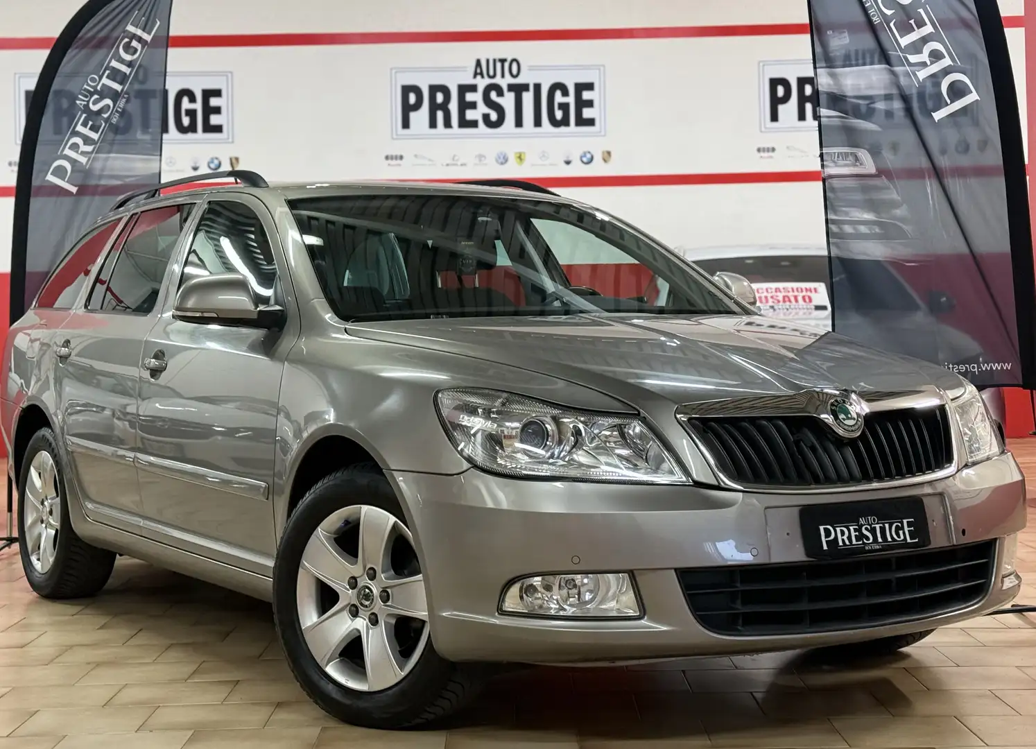 Skoda Octavia Octavia Wagon 1.6 tdi cr Elegance Gold - 1