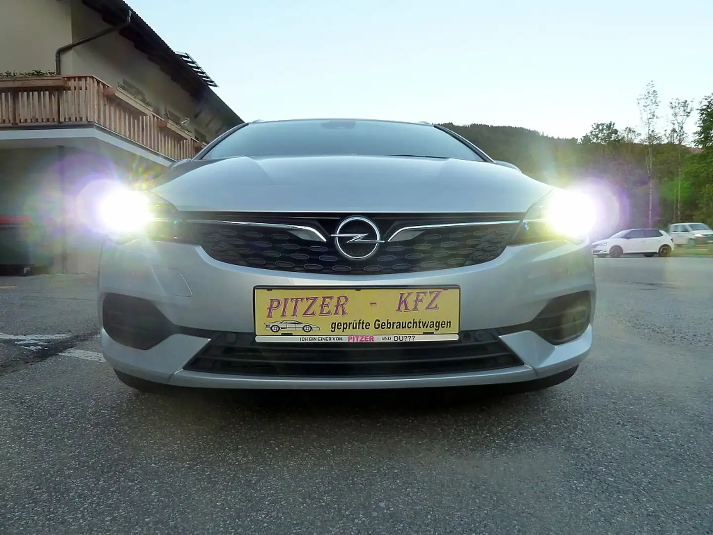 Opel Astra ST 1,5 CDTI Elegance Silber - 1