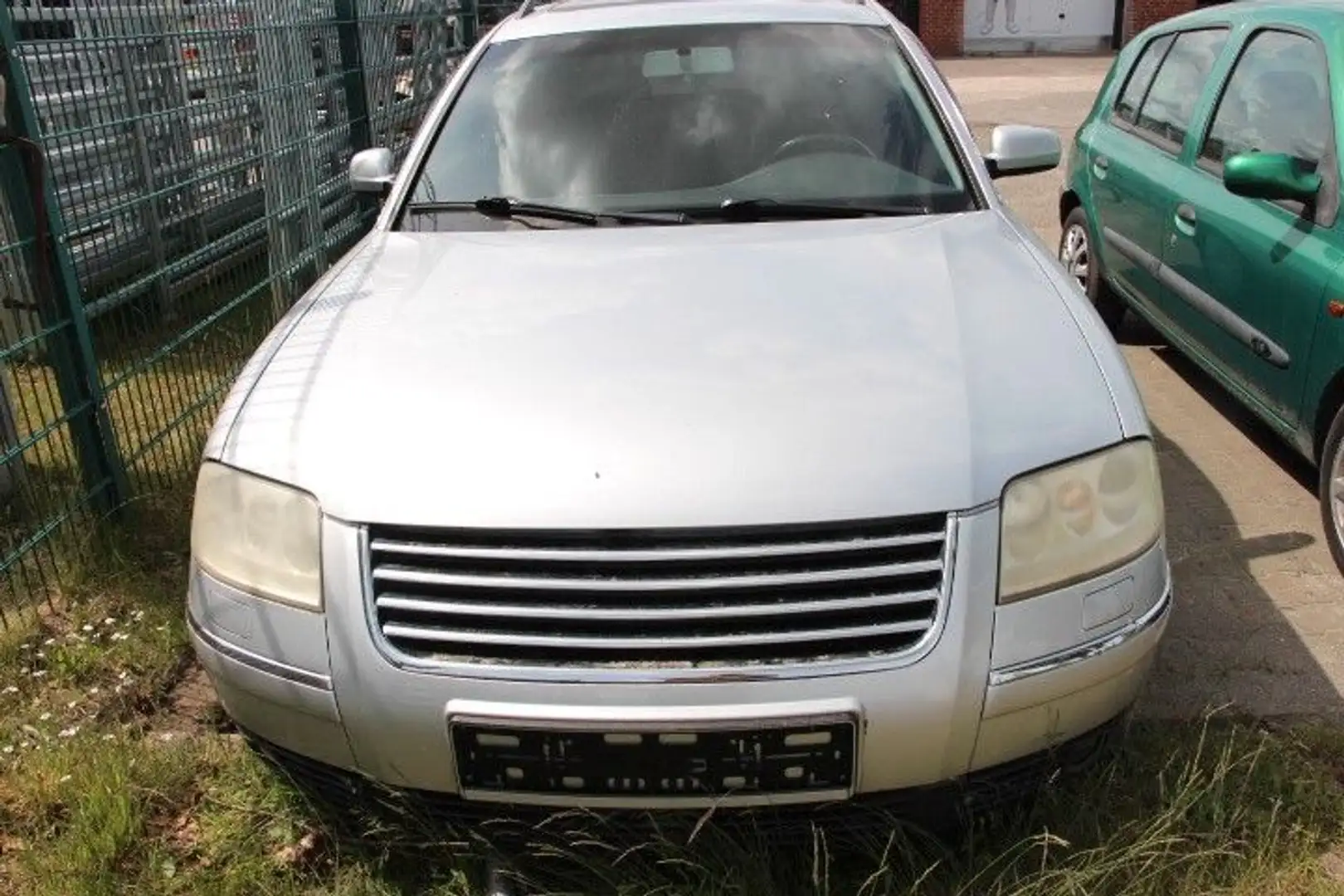 Volkswagen Passat Variant 1.8 T Highline Variant*AUTOMATIK* Silber - 2