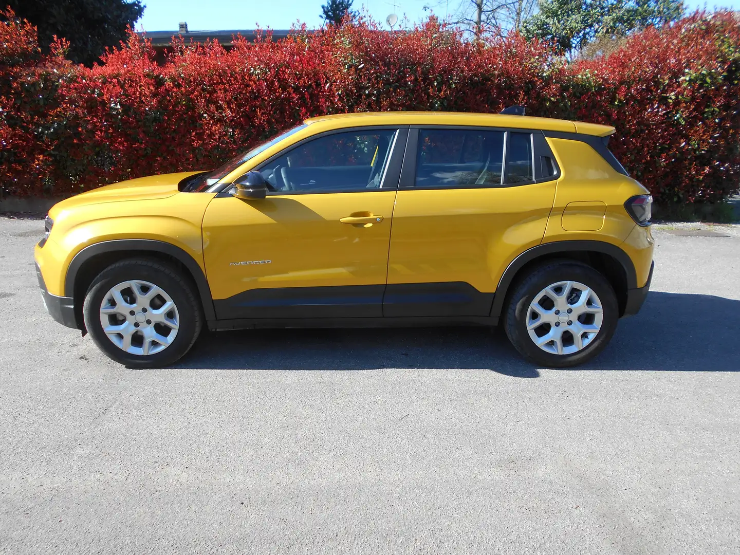 Jeep Avenger 1.2 101cv ALTITUDE SOLO QUESTO MESE Giallo - 1