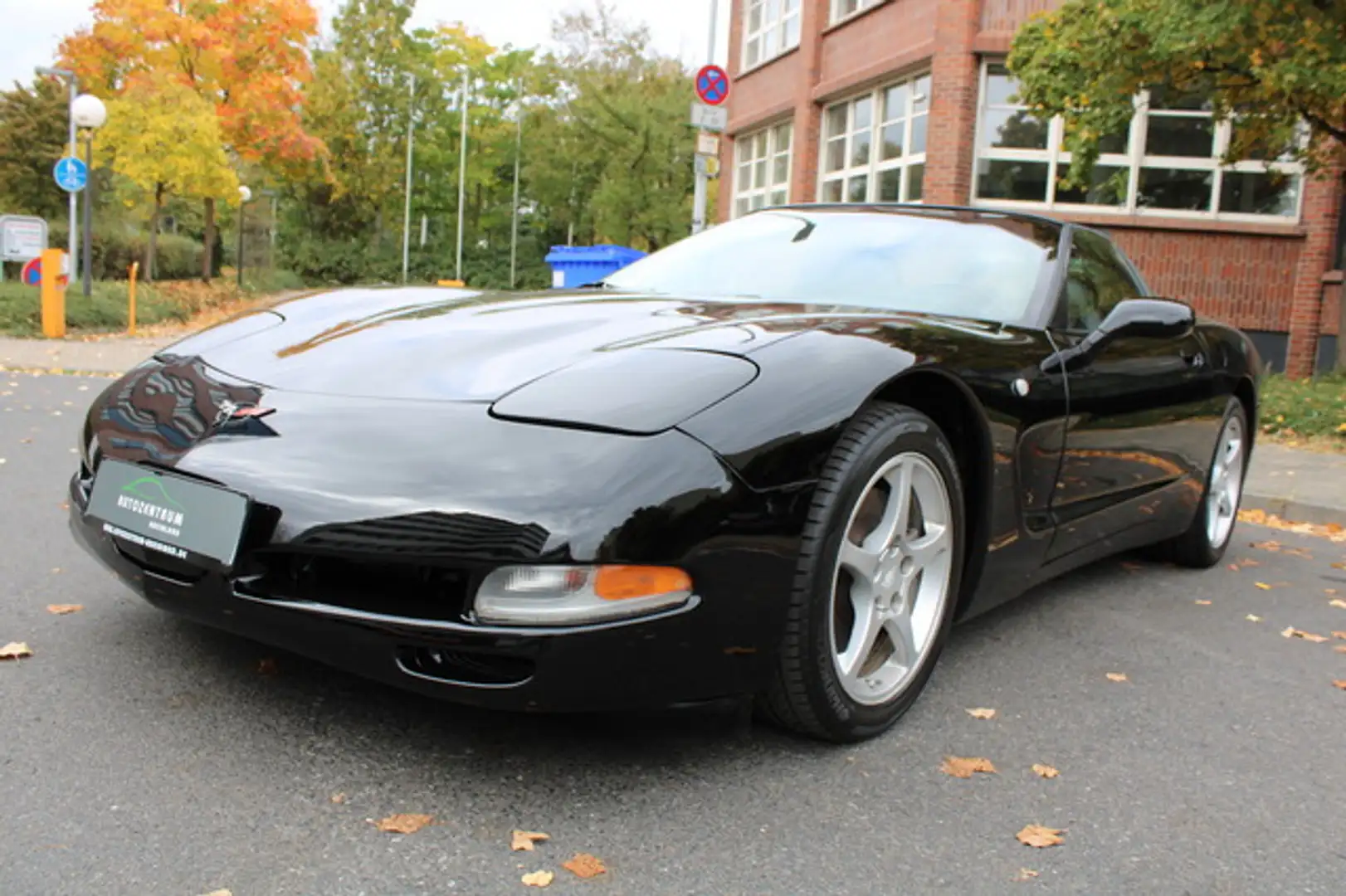 Corvette C5 Targa 5.7 V8 Automatik BOSE/HeadUp/Deutsch Schwarz - 2
