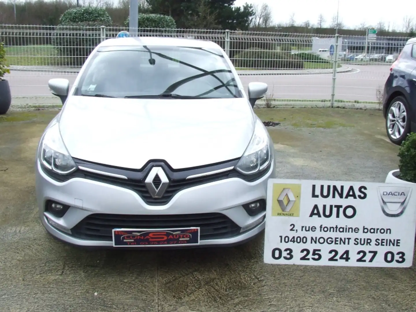 Renault Clio 1.5 dCi 90ch energy Business 82g 5p - 1