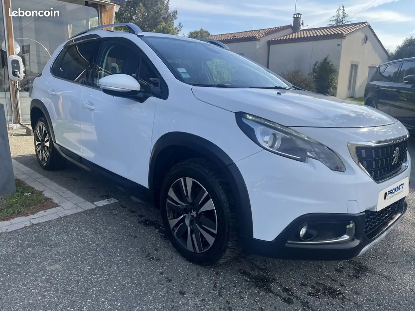 Peugeot 2008 BlueHDi 100 Allure Weiß - 2
