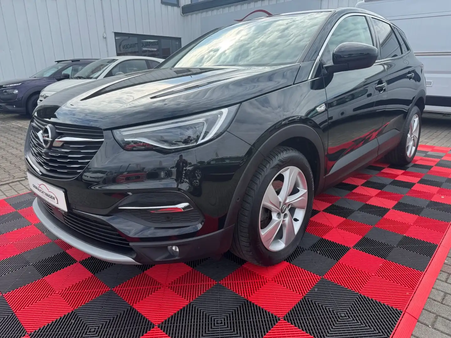 Opel Grandland X 1,5 CDTI Automatik "Innovation* Schwarz - 1