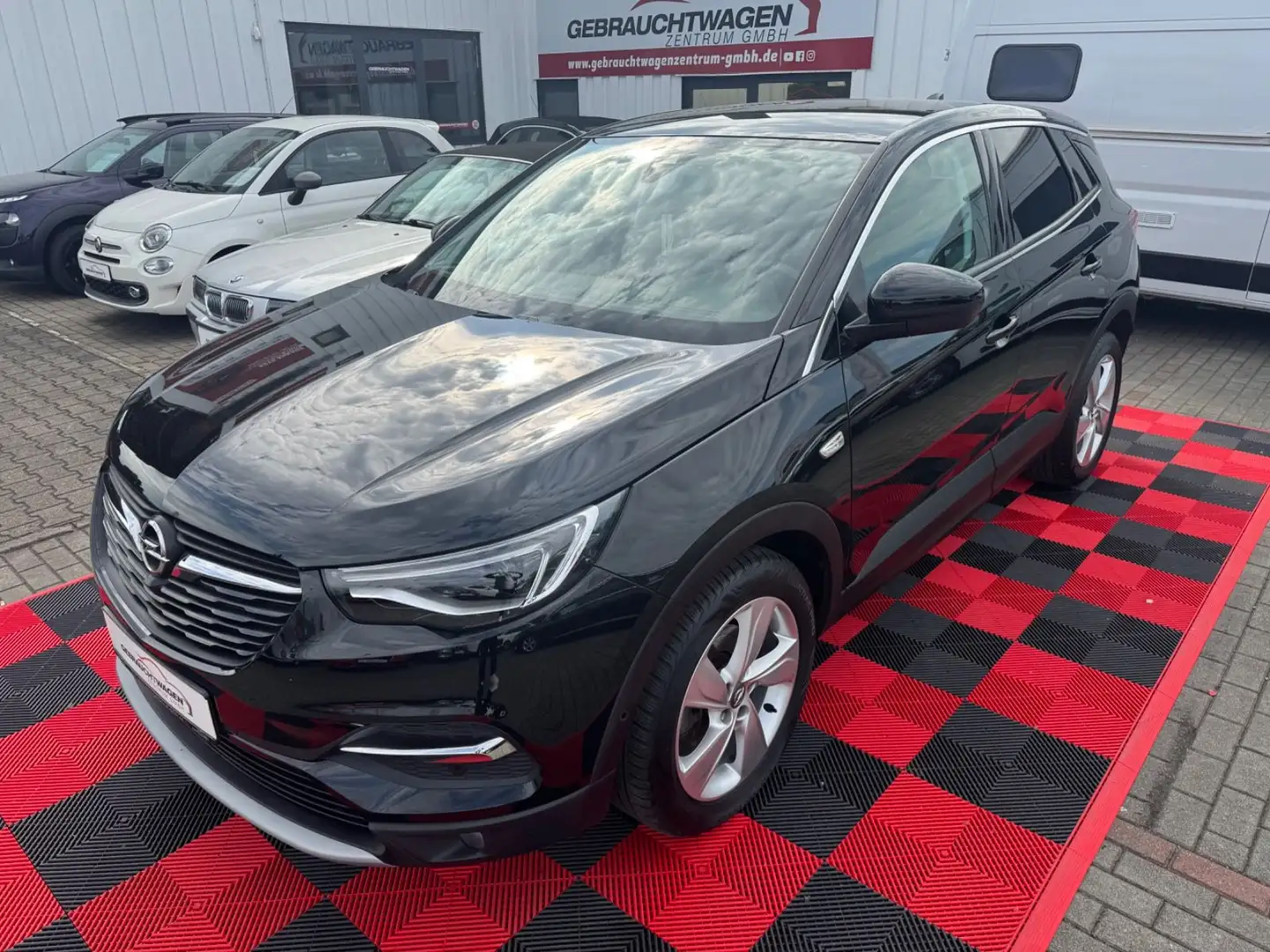 Opel Grandland X 1,5 CDTI Automatik "Innovation* Schwarz - 2