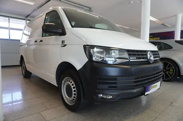 Volkswagen Transporter view 2