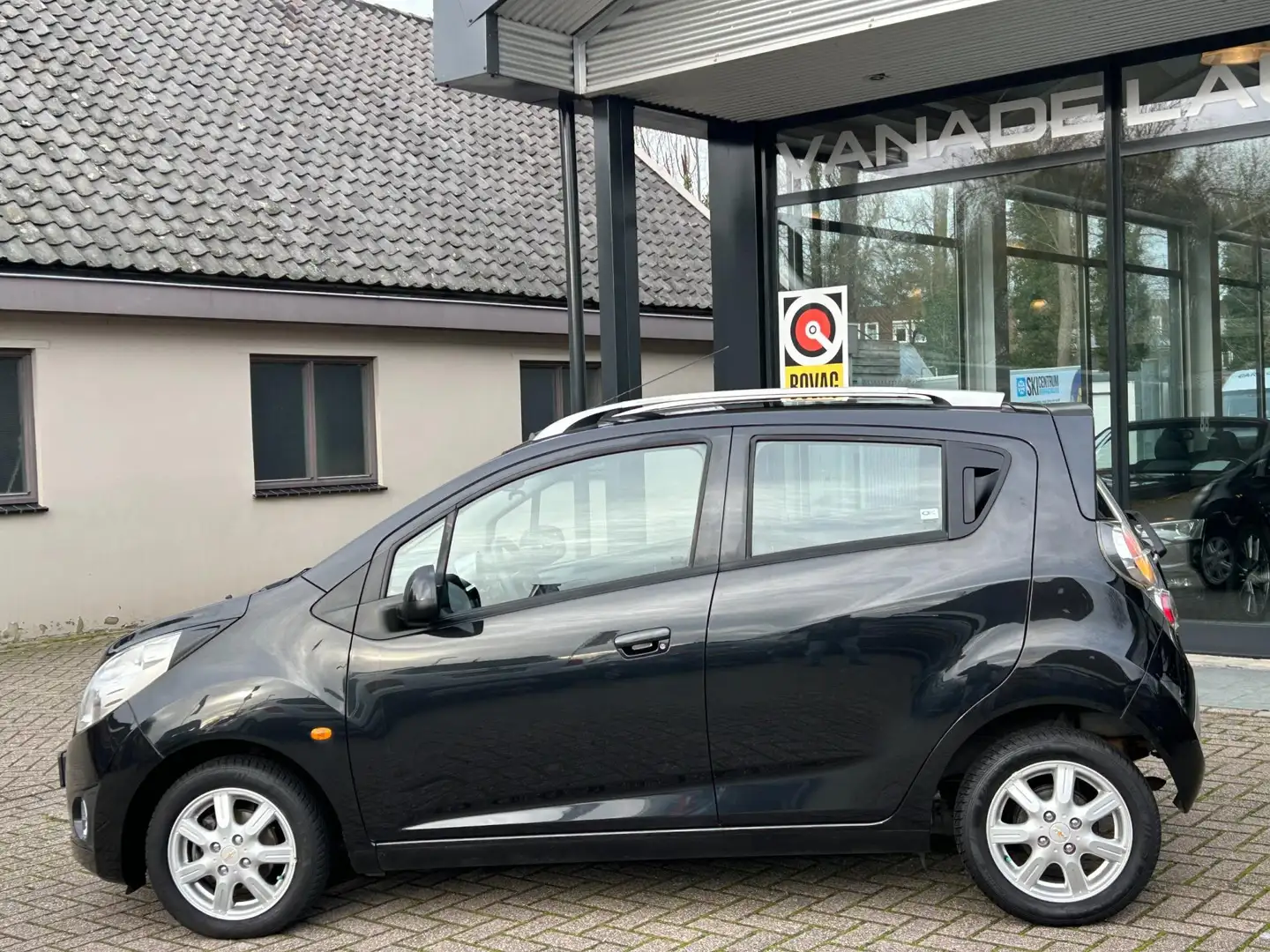 Chevrolet Spark 1.2 16V LTZ Airco LM-Velgen Elek.Pakket Dealeronde Schwarz - 2