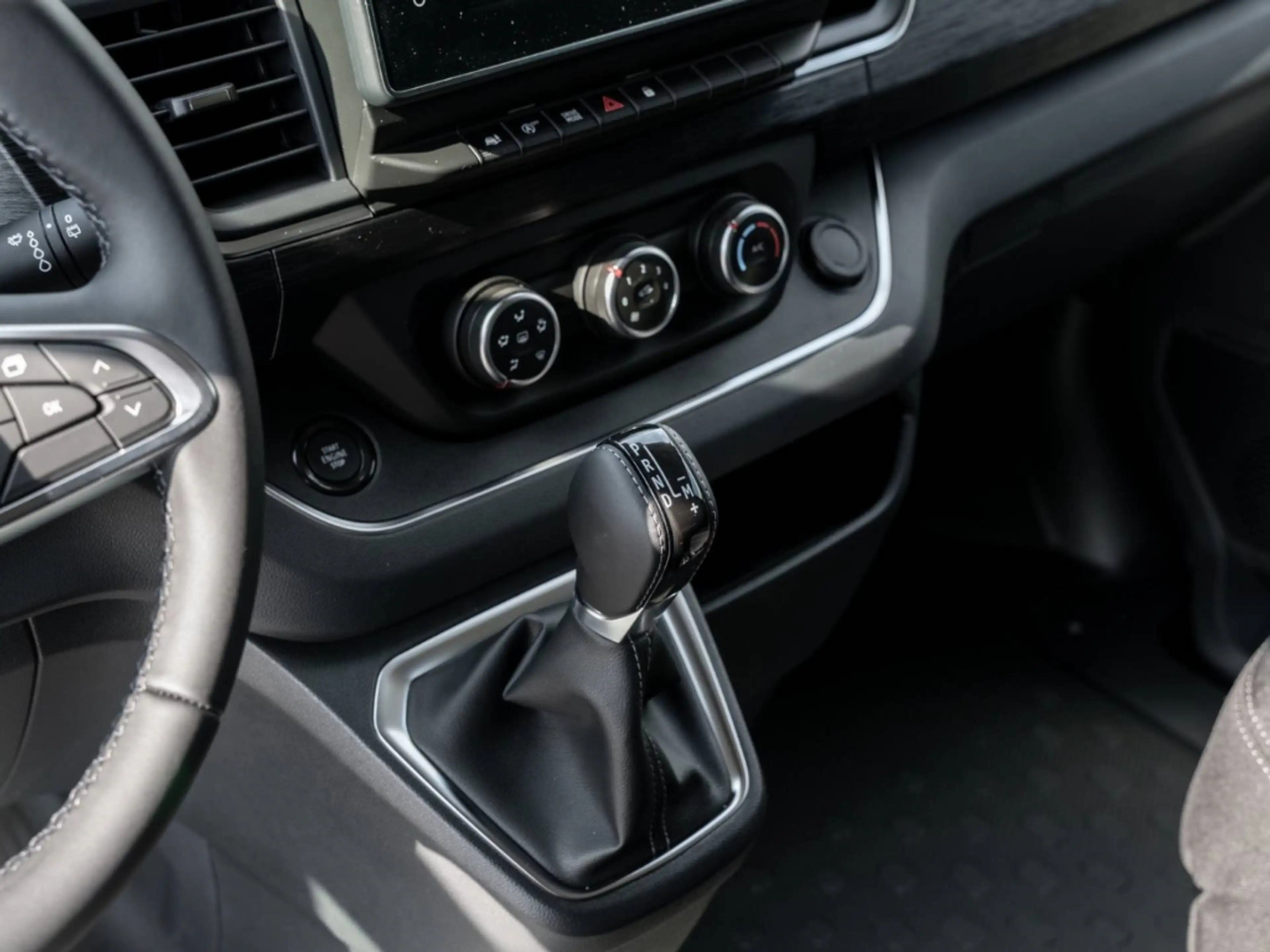 Nissan Primastar Kombi Tekna 8 Sitzer Automatik Rückfahrkamera AHK — photo 14
