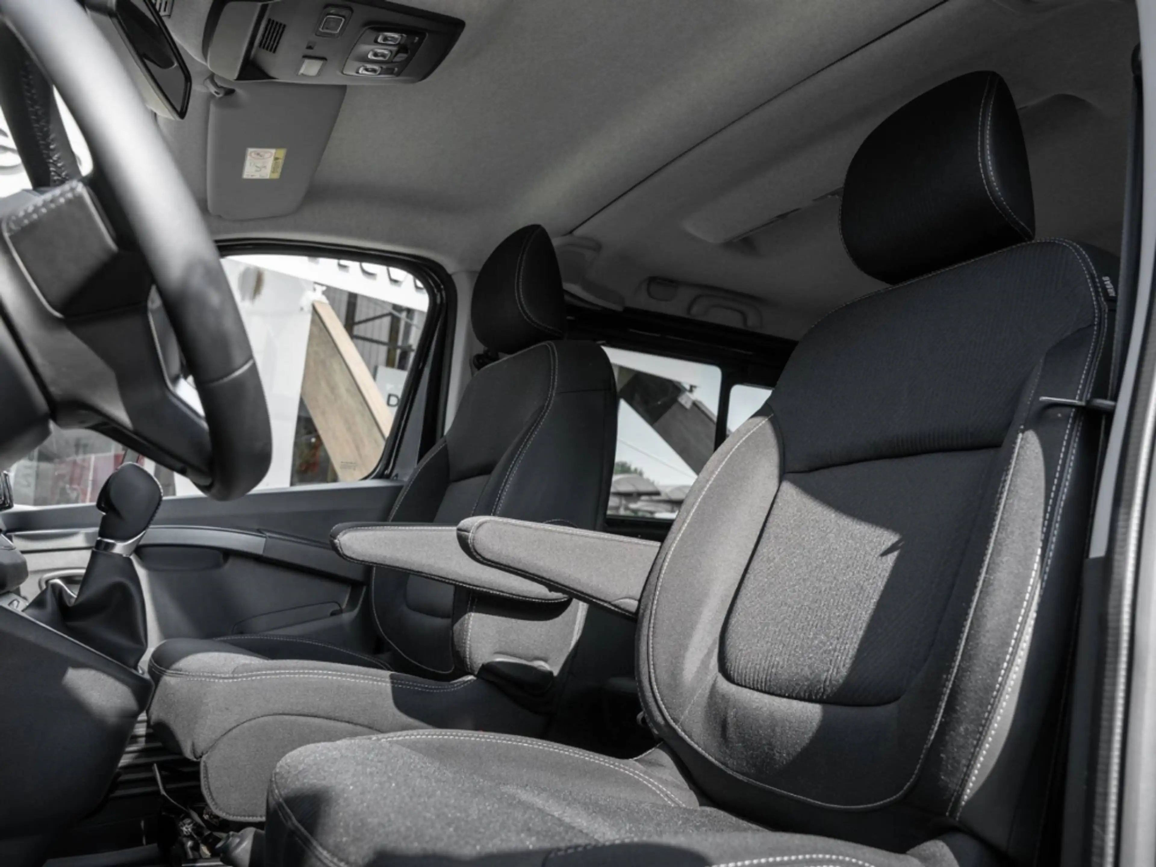 Nissan Primastar Kombi Tekna 8 Sitzer Automatik Rückfahrkamera AHK — photo 10