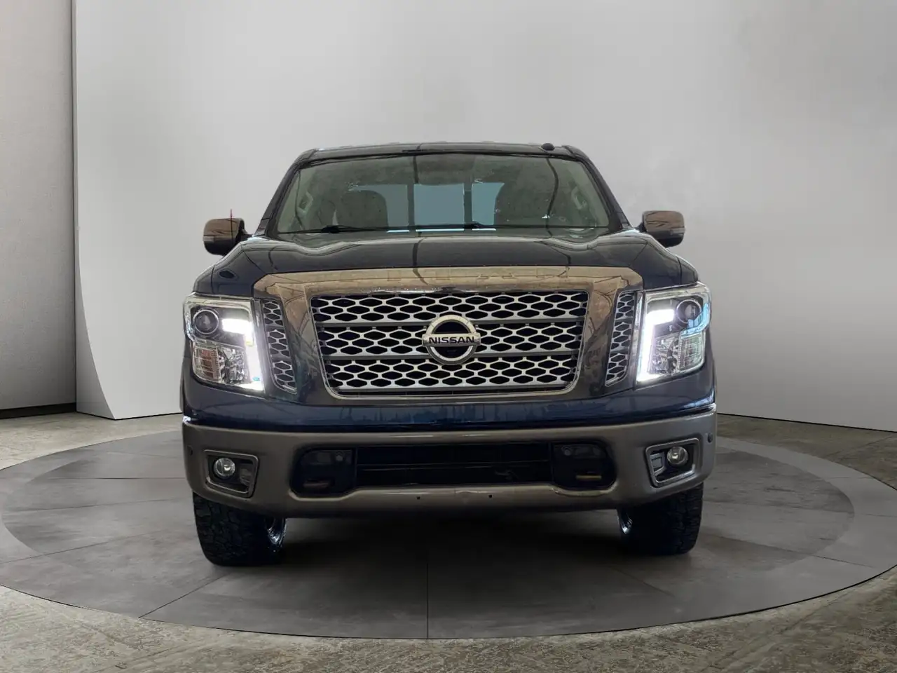 Nissan Titan снимка Nissan Titan