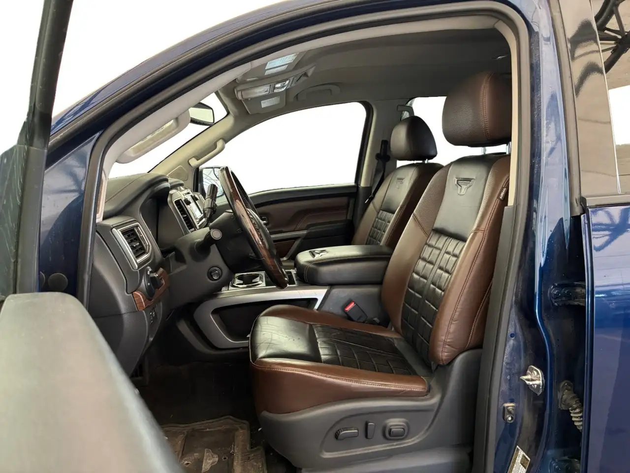 Nissan Titan снимка Nissan Titan