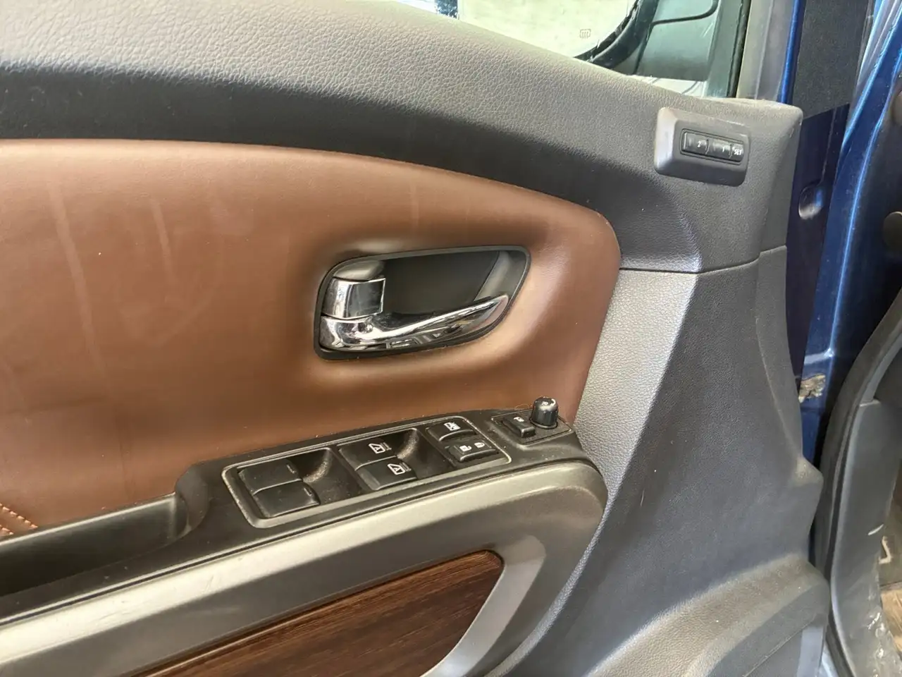 Nissan Titan снимка Nissan Titan