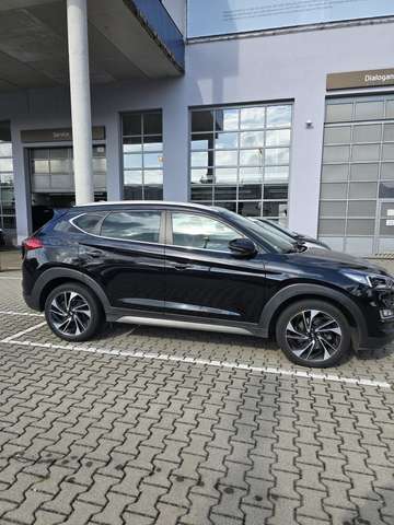 Hyundai TUCSON Premium 2WD