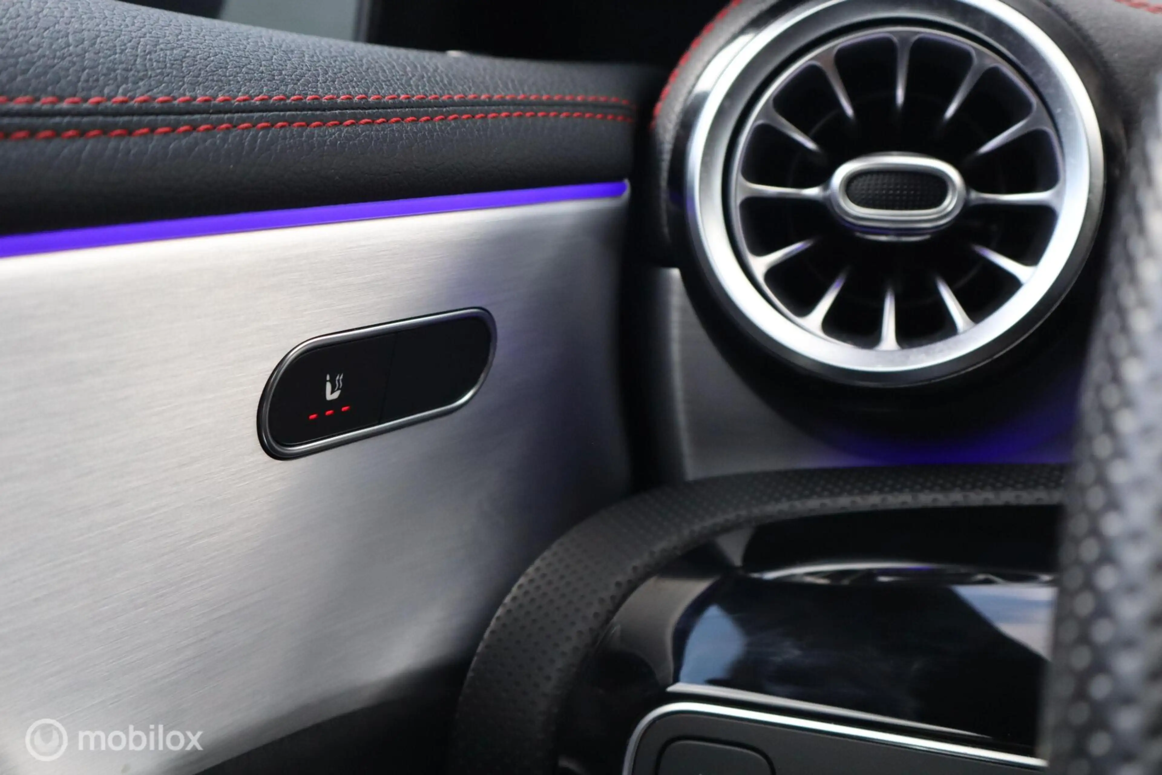 Mercedes-Benz CLA 35 AMG 4MATIC Advantage — photo 14