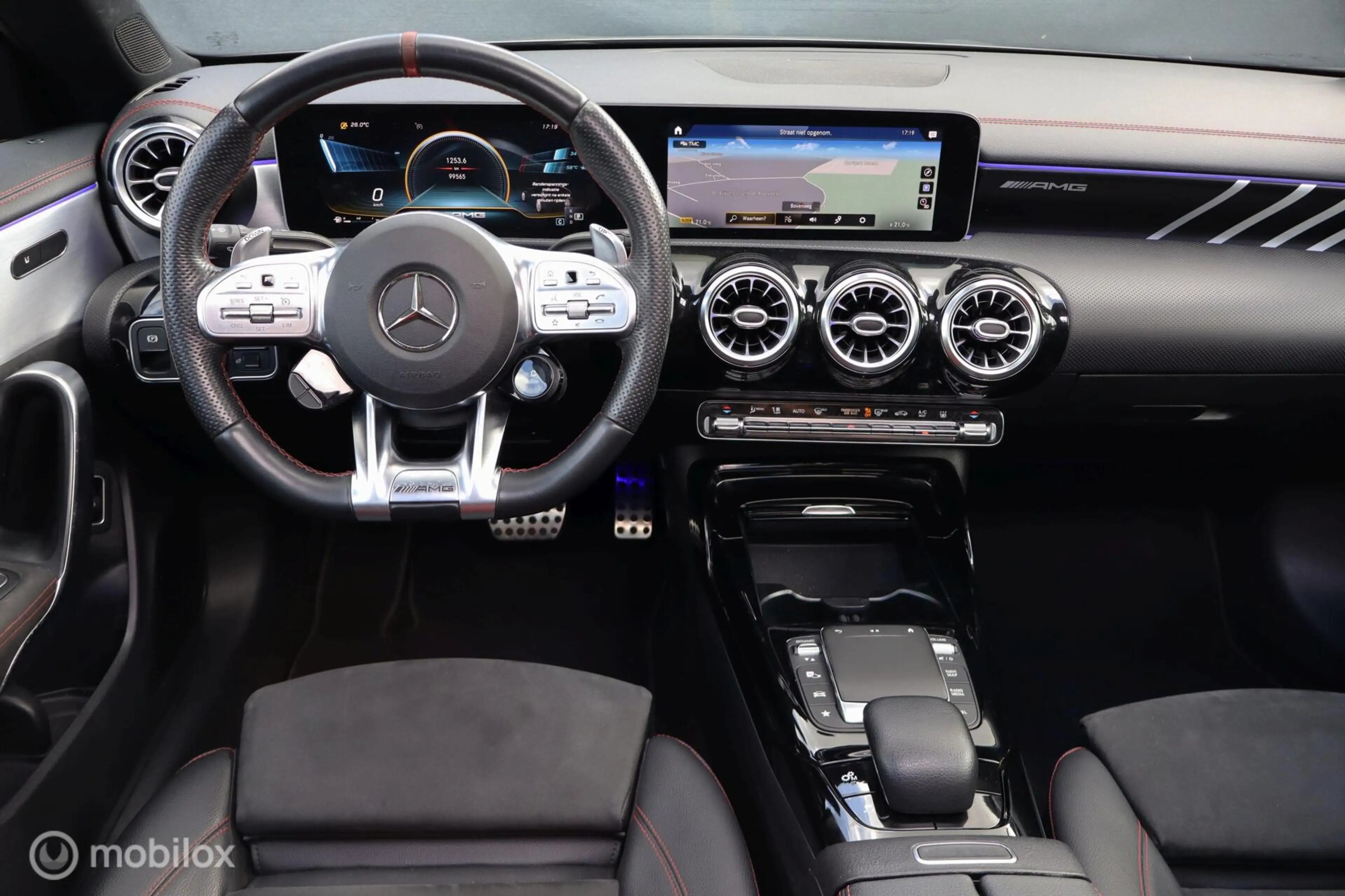 Mercedes-Benz CLA 35 AMG 4MATIC Advantage — photo 13