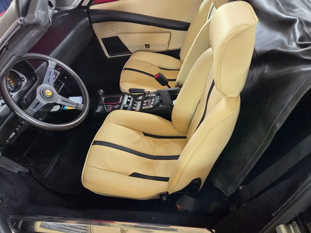 Ferrari 208 2.0 GTS, foto 5