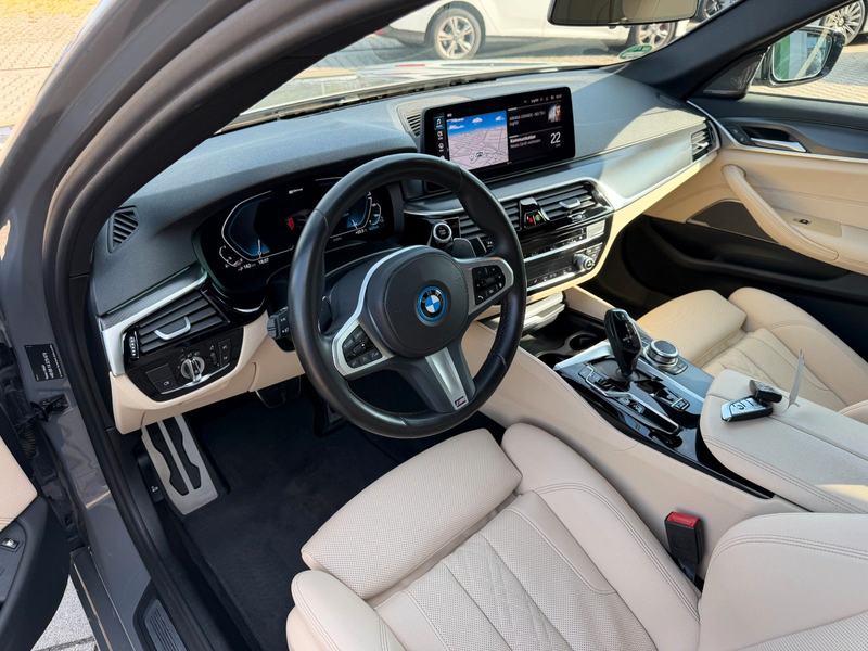 BMW 530 e M Sport Shadow Line*Harman/kardon*LED*19" — photo 9