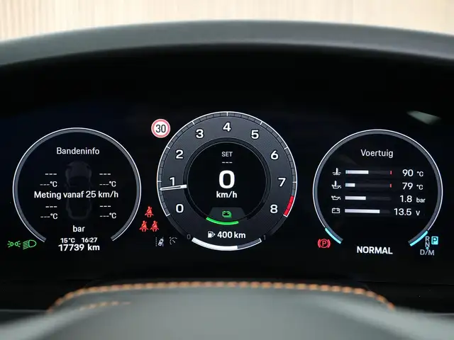 Porsche 911 view 13