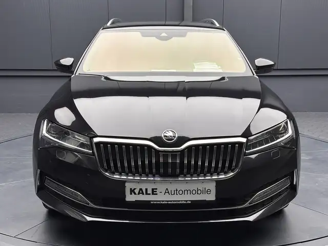 Skoda Superb view 8