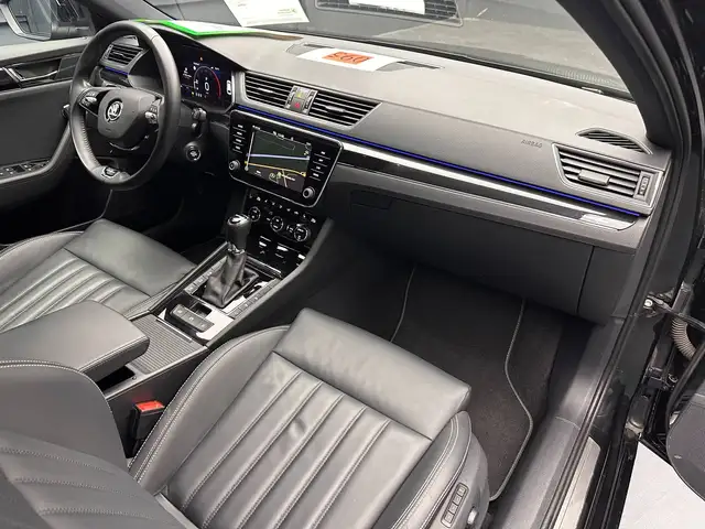 Skoda Superb view 10