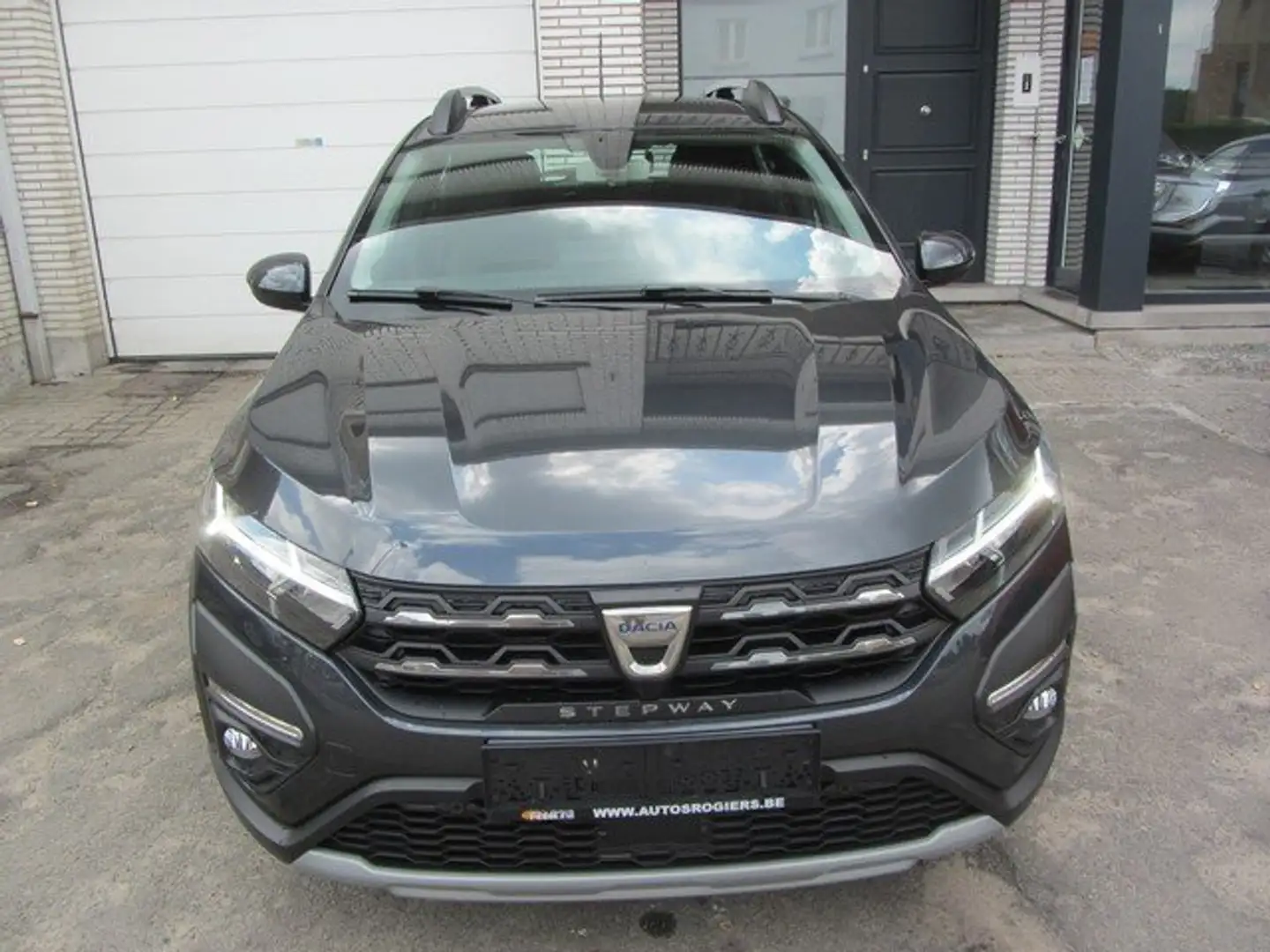 Dacia Sandero Stepway 1.0Tce **66.000Km** Camera GPS KeyLess AC Grijs - 2