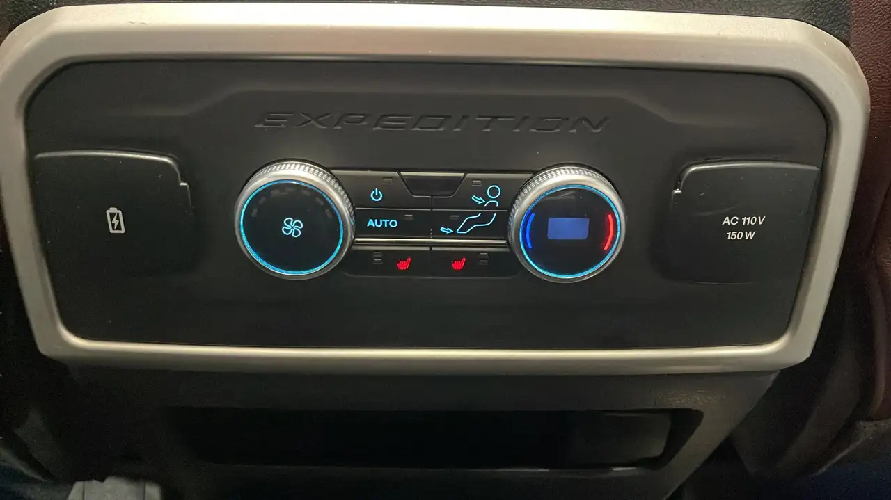 Ford Expedition снимка Ford Expedition