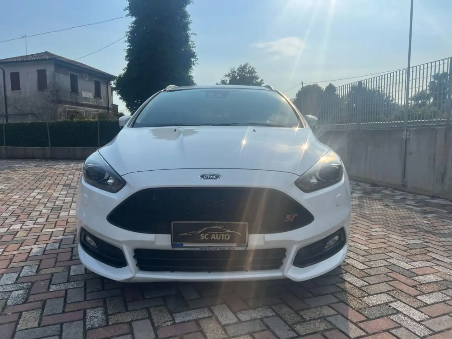 Ford Focus 2.0 TDCi 185cv  SW ST Blanc - 2