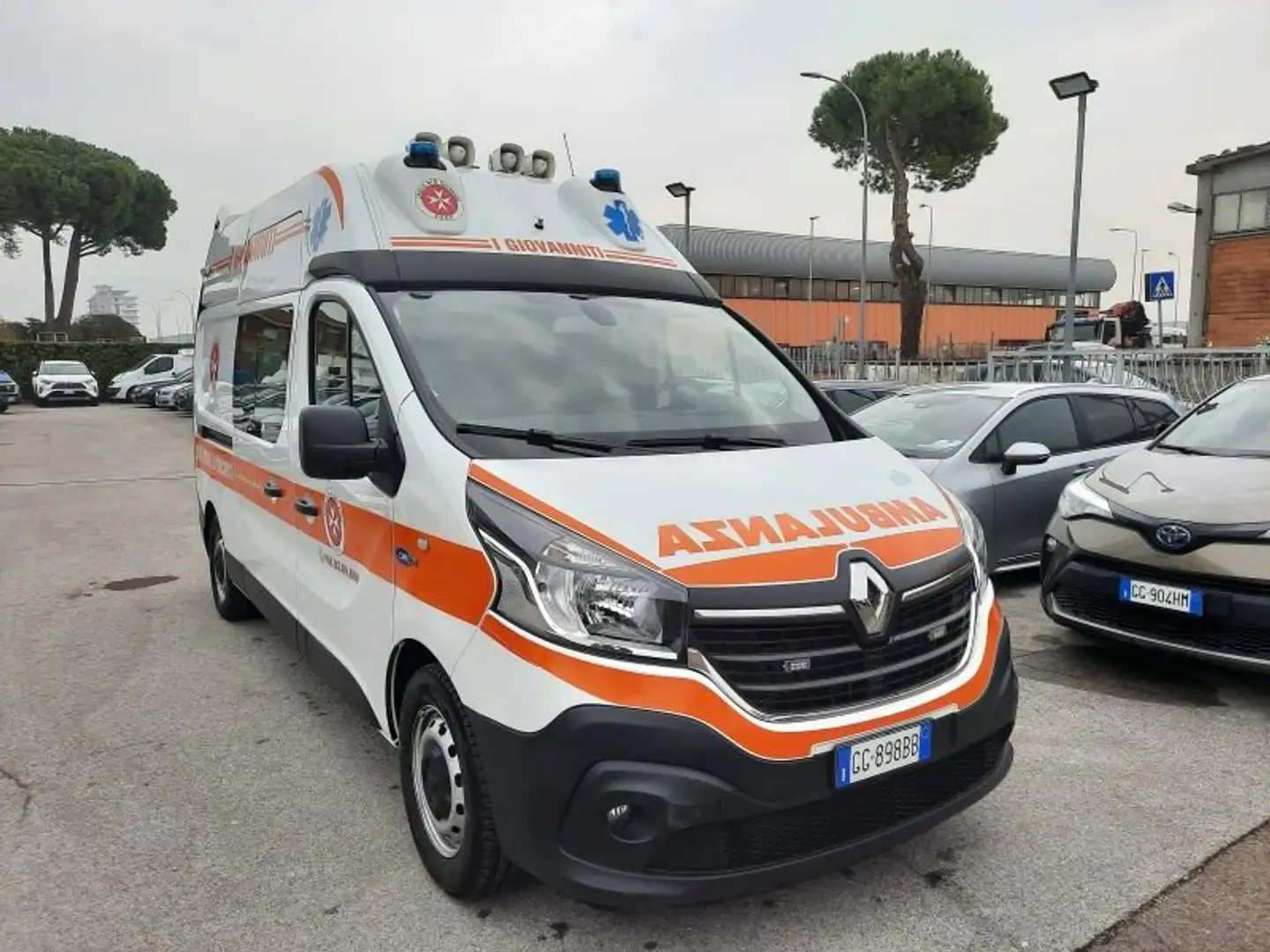 Renault Trafic 2.0 Dci L2H2 ENERGY AMBULANZA Bianco - 2