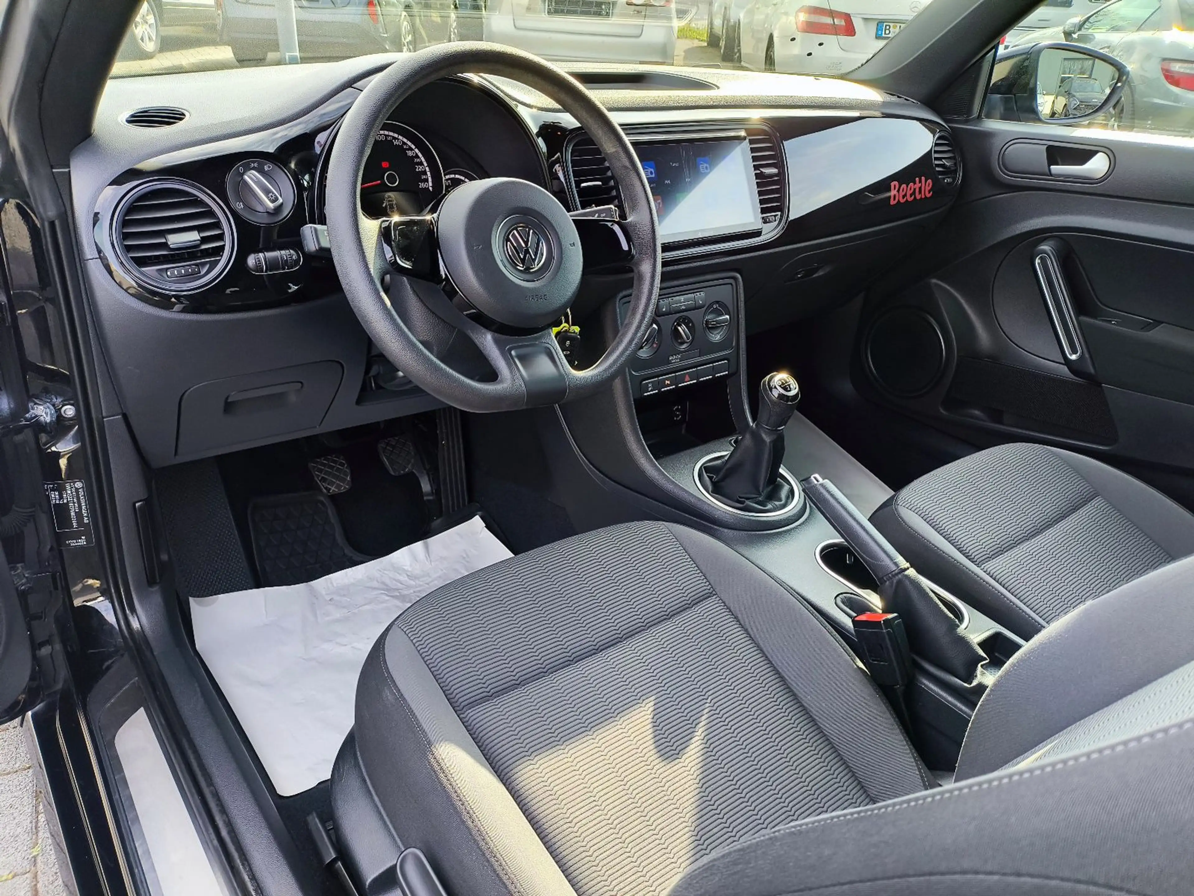 Volkswagen Beetle Cabriolet,2 HAND,KLIMA,PDC,WINDSCHOTT — photo 10