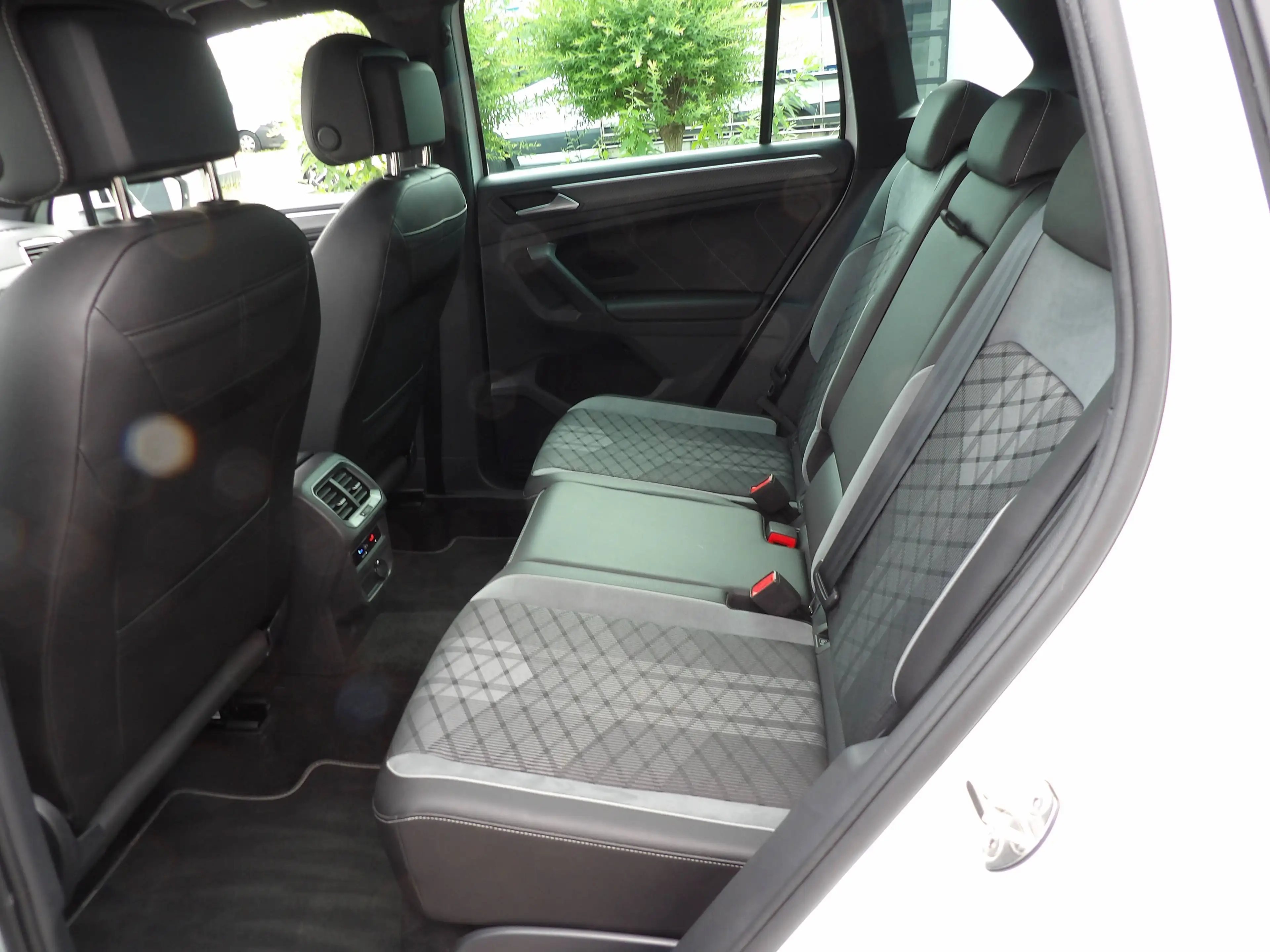 Volkswagen Tiguan Tiguan 1.5 TSI R-Line  - Plug In Hybride — photo 12