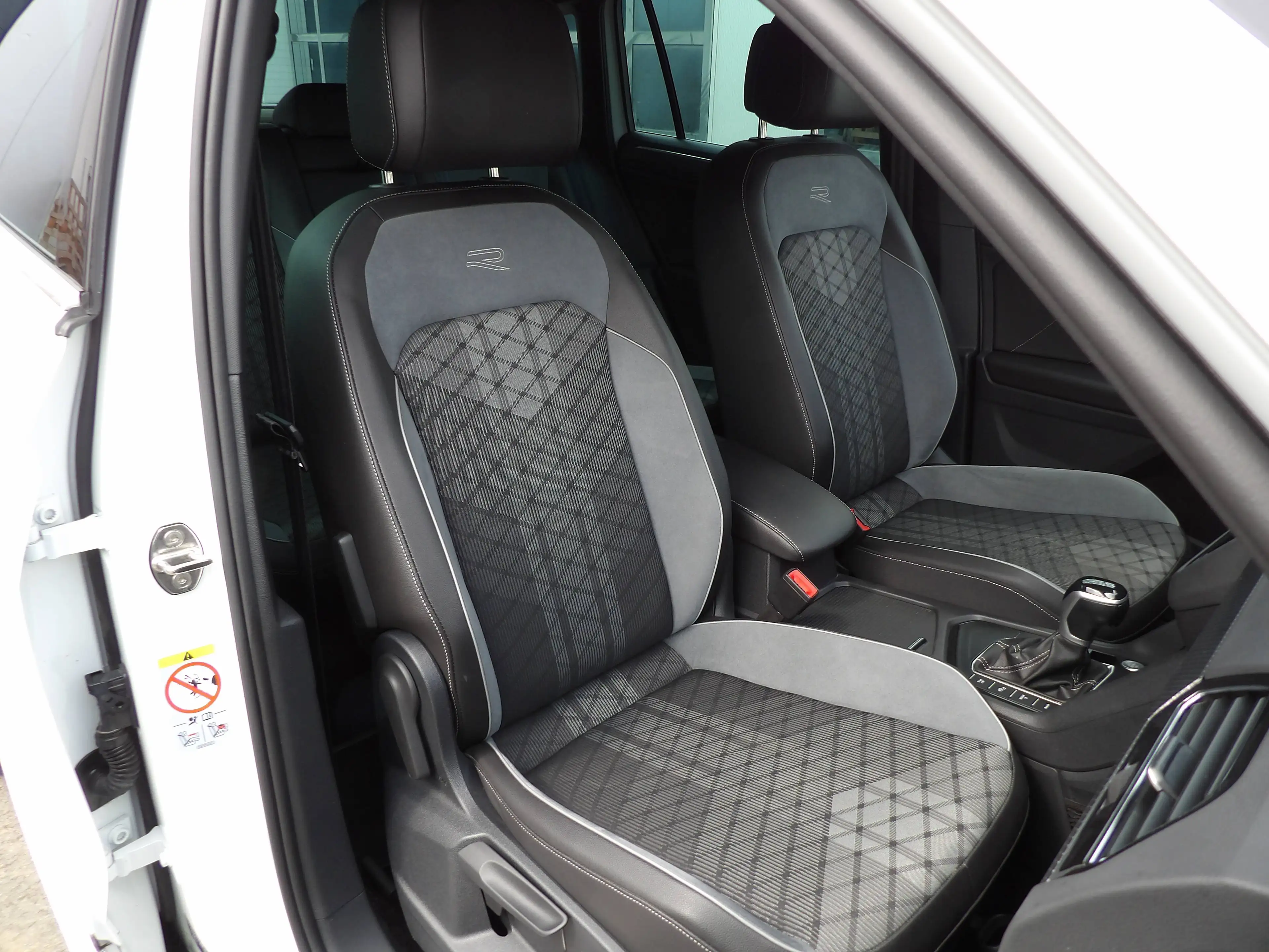Volkswagen Tiguan Tiguan 1.5 TSI R-Line  - Plug In Hybride — photo 16