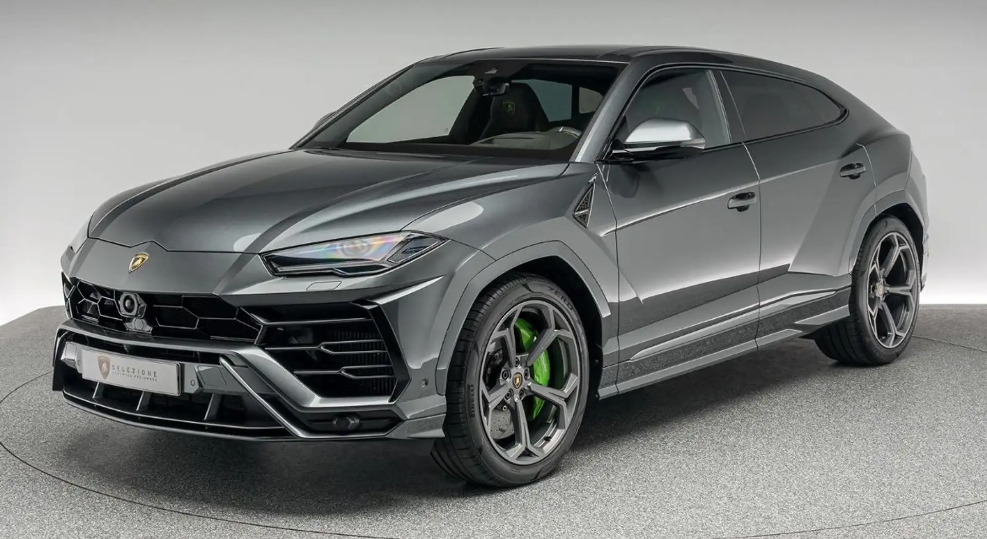 Lamborghini Urus - 1