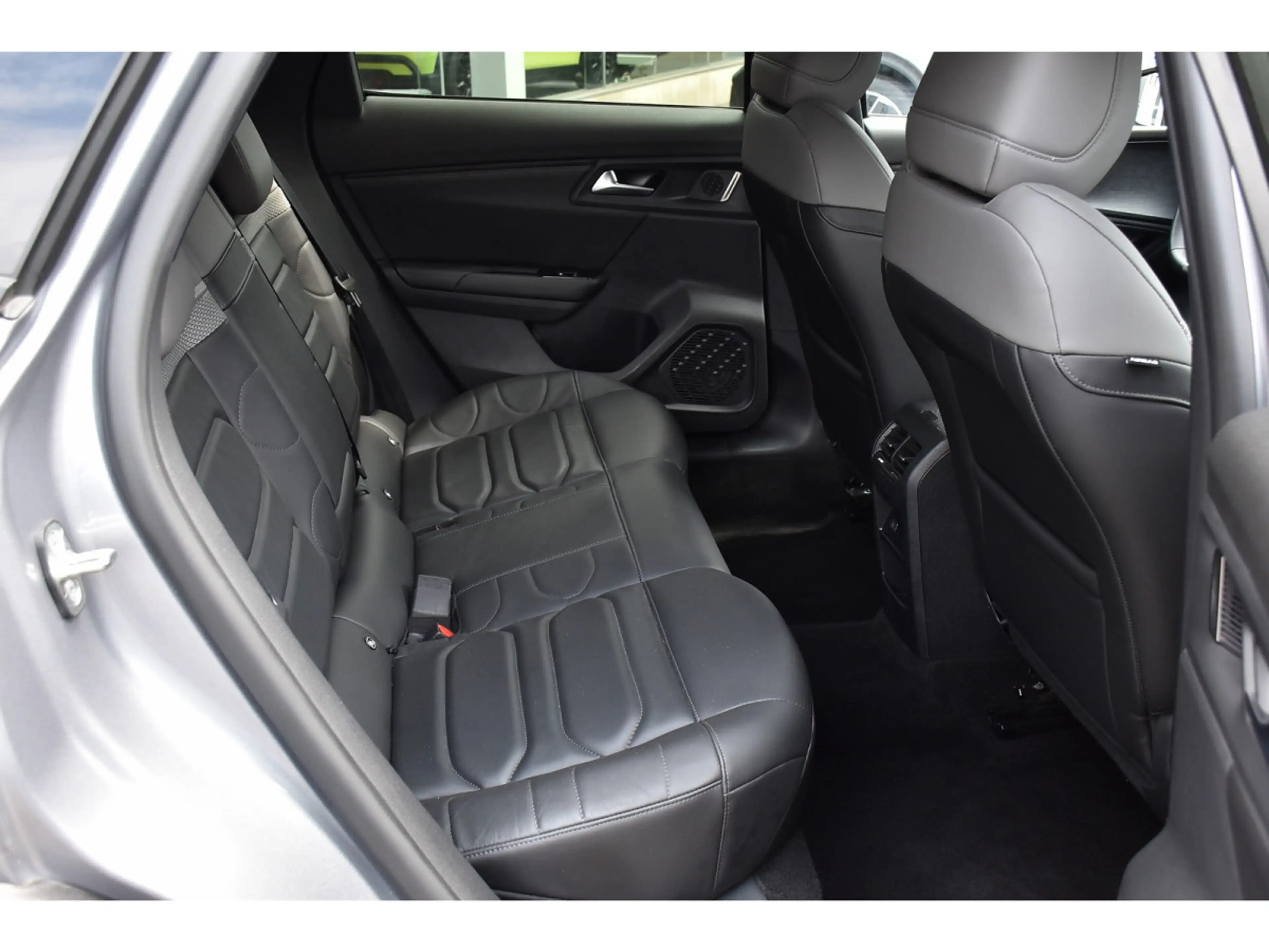 Citroen C5 X 1.2 PLUS EAT8 CUIR ACC LANE HUD CAM 1° M. — photo 8