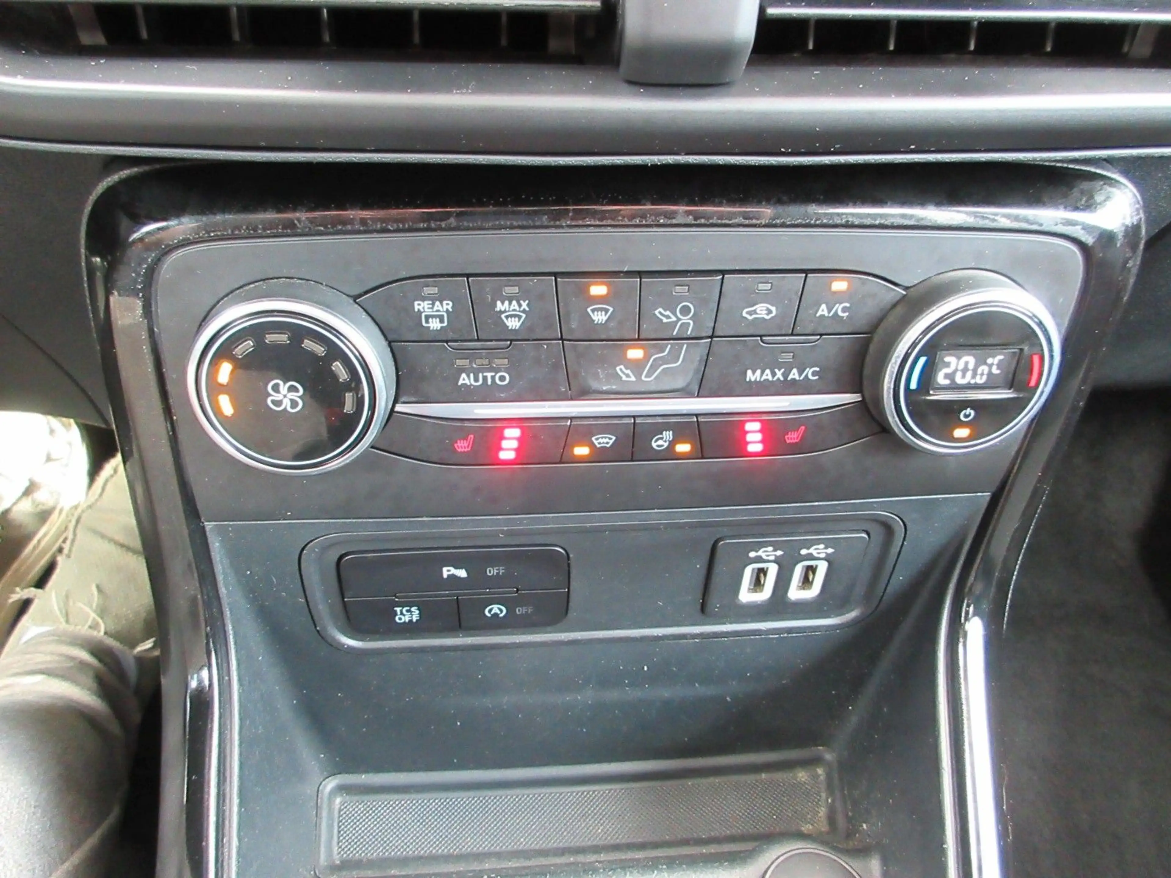 Ford EcoSport 1.0 Titanium Navi/Klima 1.Hand — photo 12