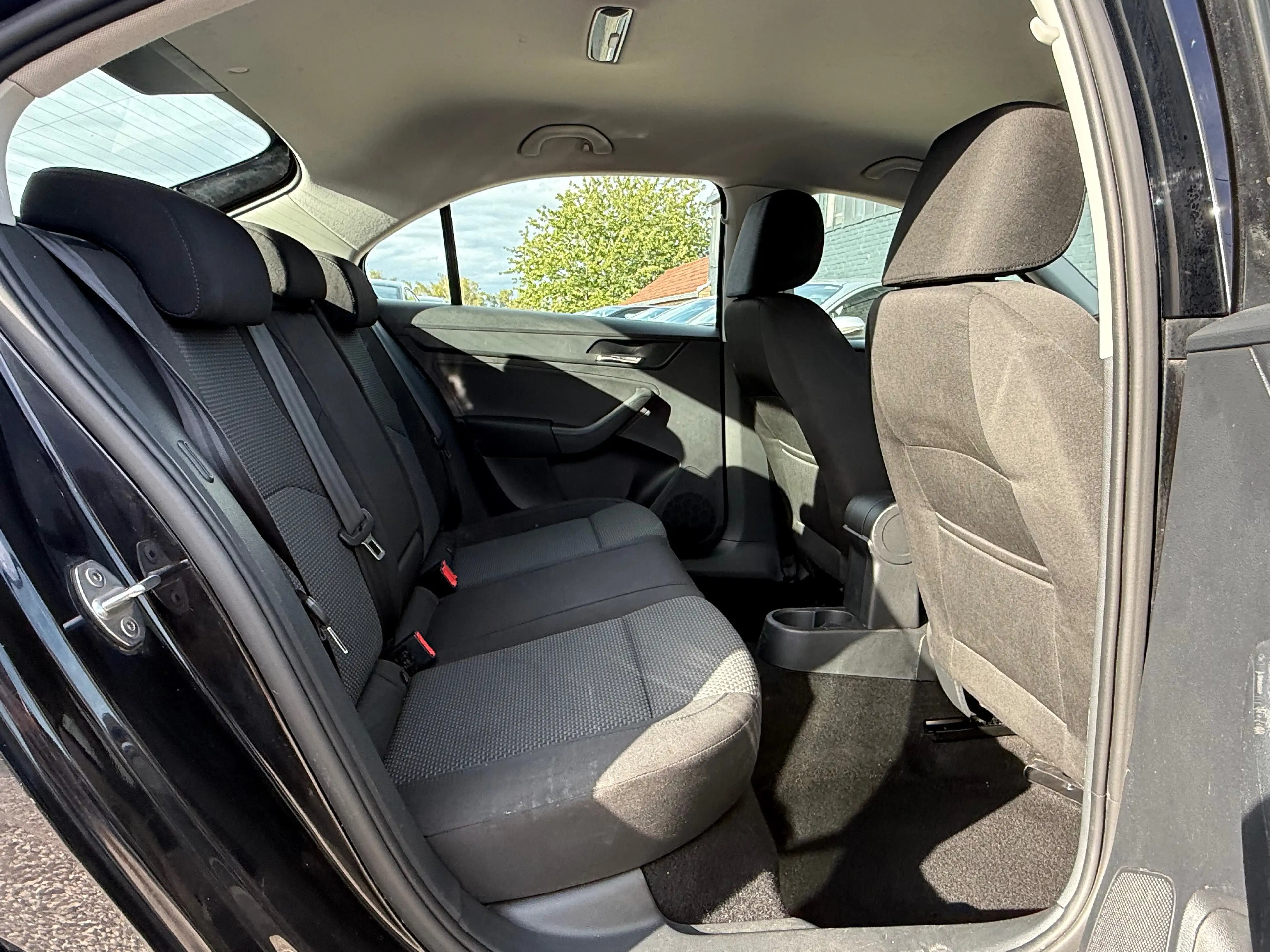 SEAT Toledo Toledo 1.2 TSI Style Euro 6b /Navi/Pdc/J.a/A.c/Garantie/ — photo 8