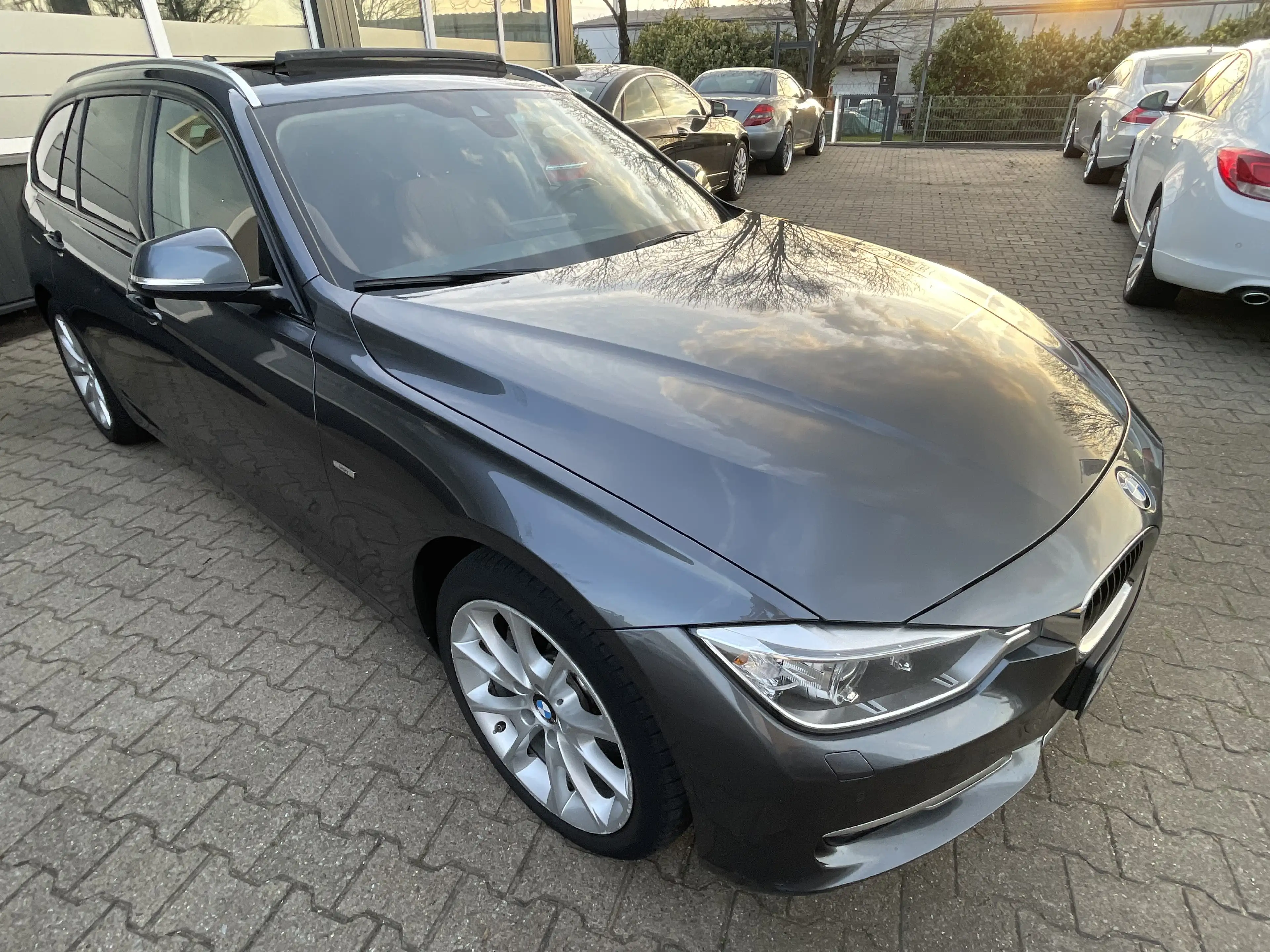 BMW 335 d xDrive Luxury Line V6 Voll Touring 2.Hand TOP — photo 12