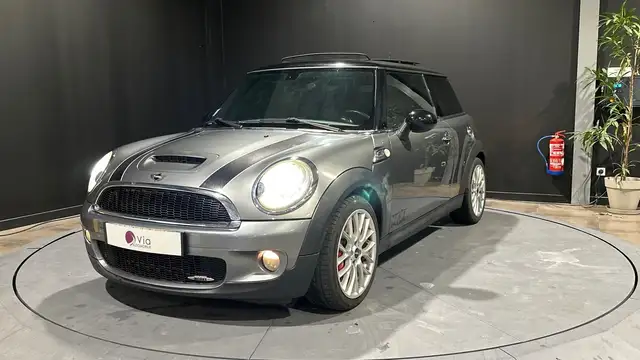 MINI John Cooper Works 211 John Cooper Works