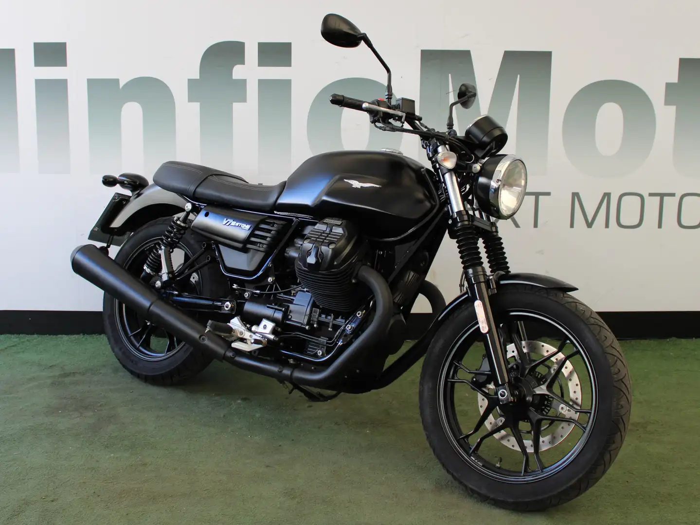 Moto Guzzi V 7 - 2