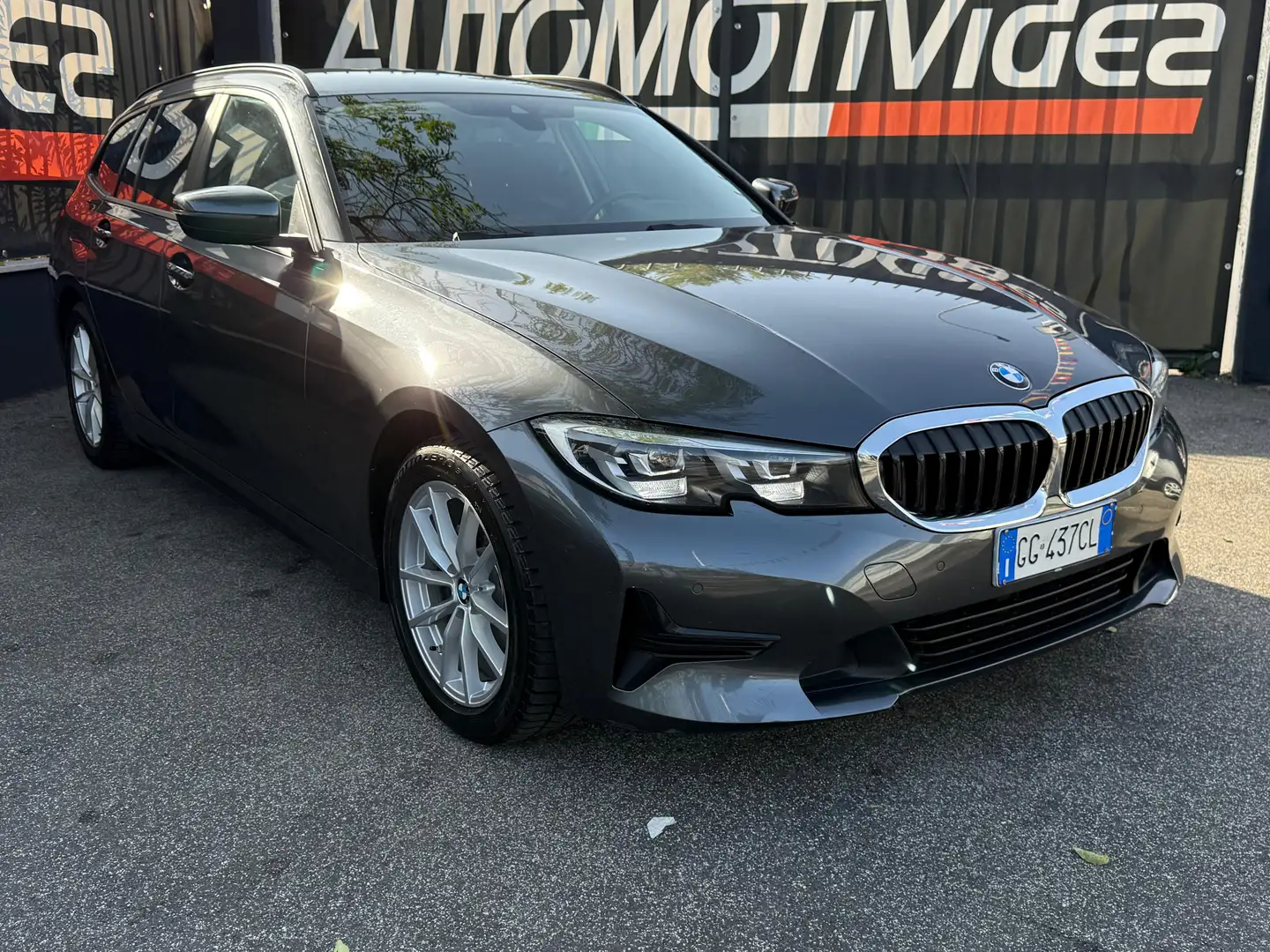 BMW 320 Touring xdrive Business Adv. auto*SUPER PROMO* Grijs - 2