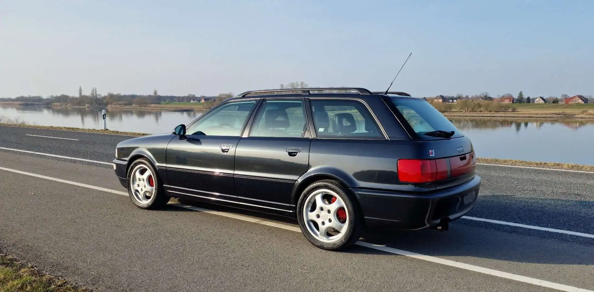 Audi RS2 Avant (P1) Schwarz - 1