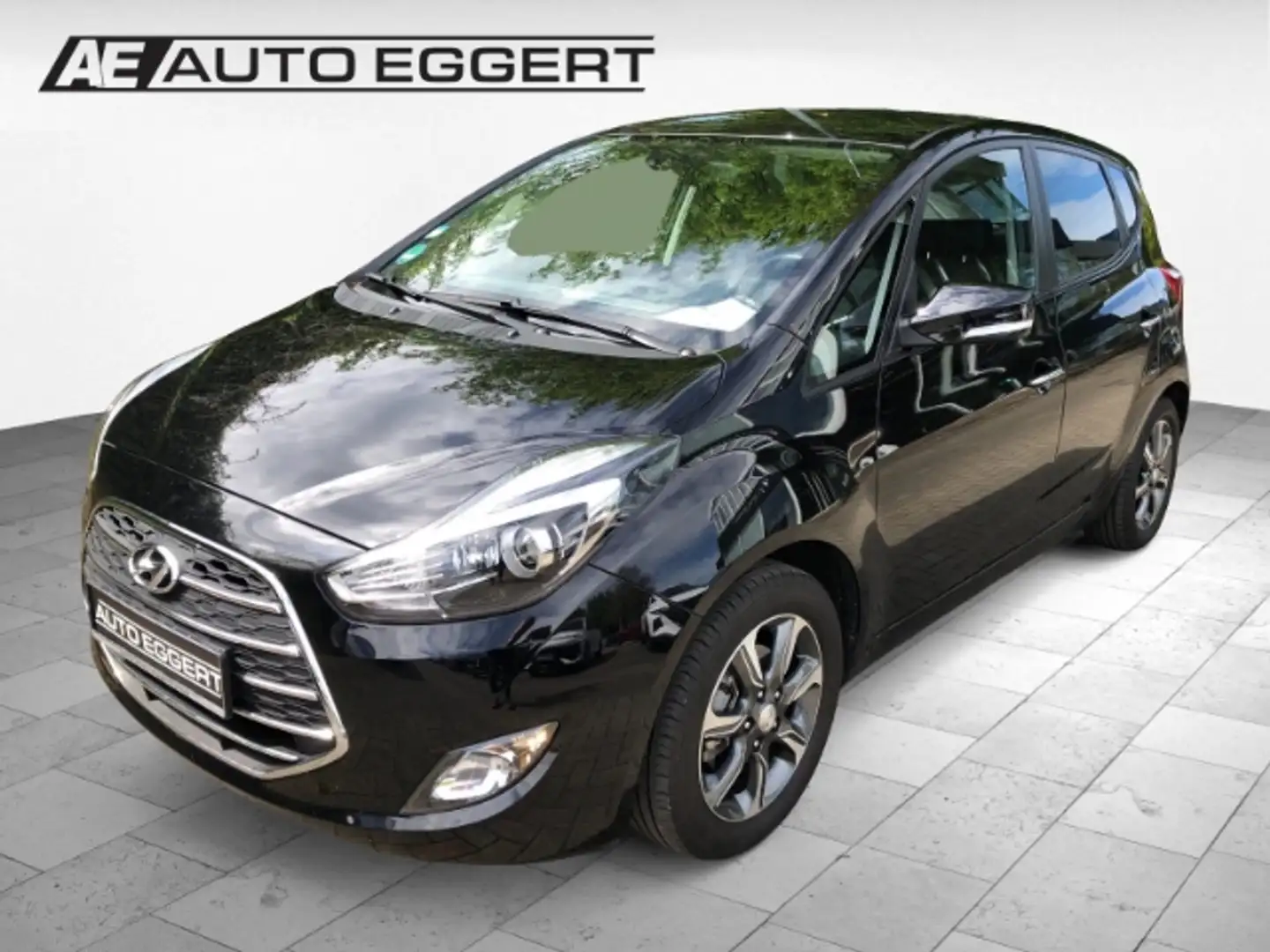 Hyundai iX20 1.6 Trend Klimaautomatik SHZ  PDC Berganfahrass. L Zwart - 1