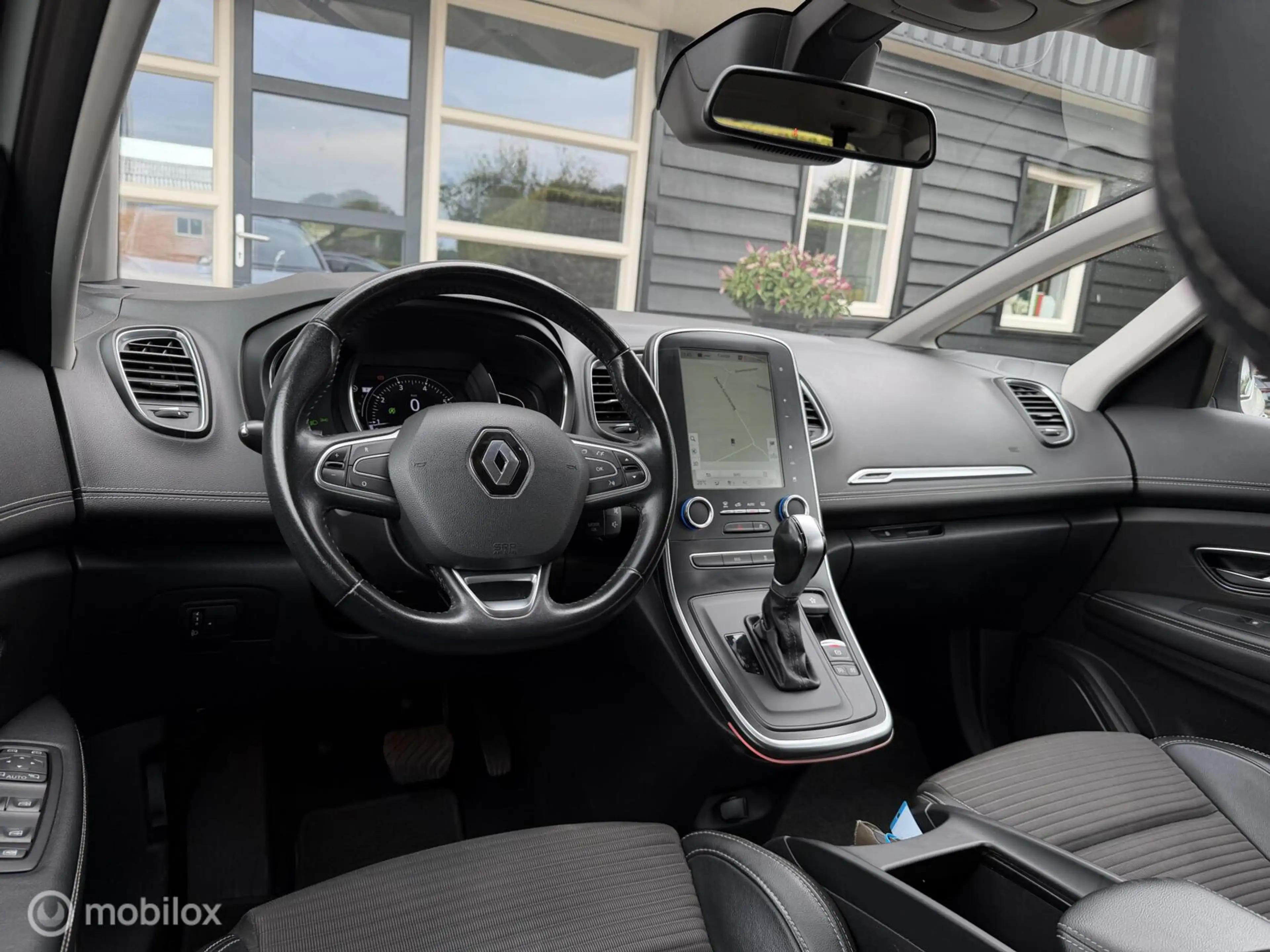 Renault Scenic 1.3 TCe Initiale Paris / Parelmoer wit / Trekhaak — photo 9