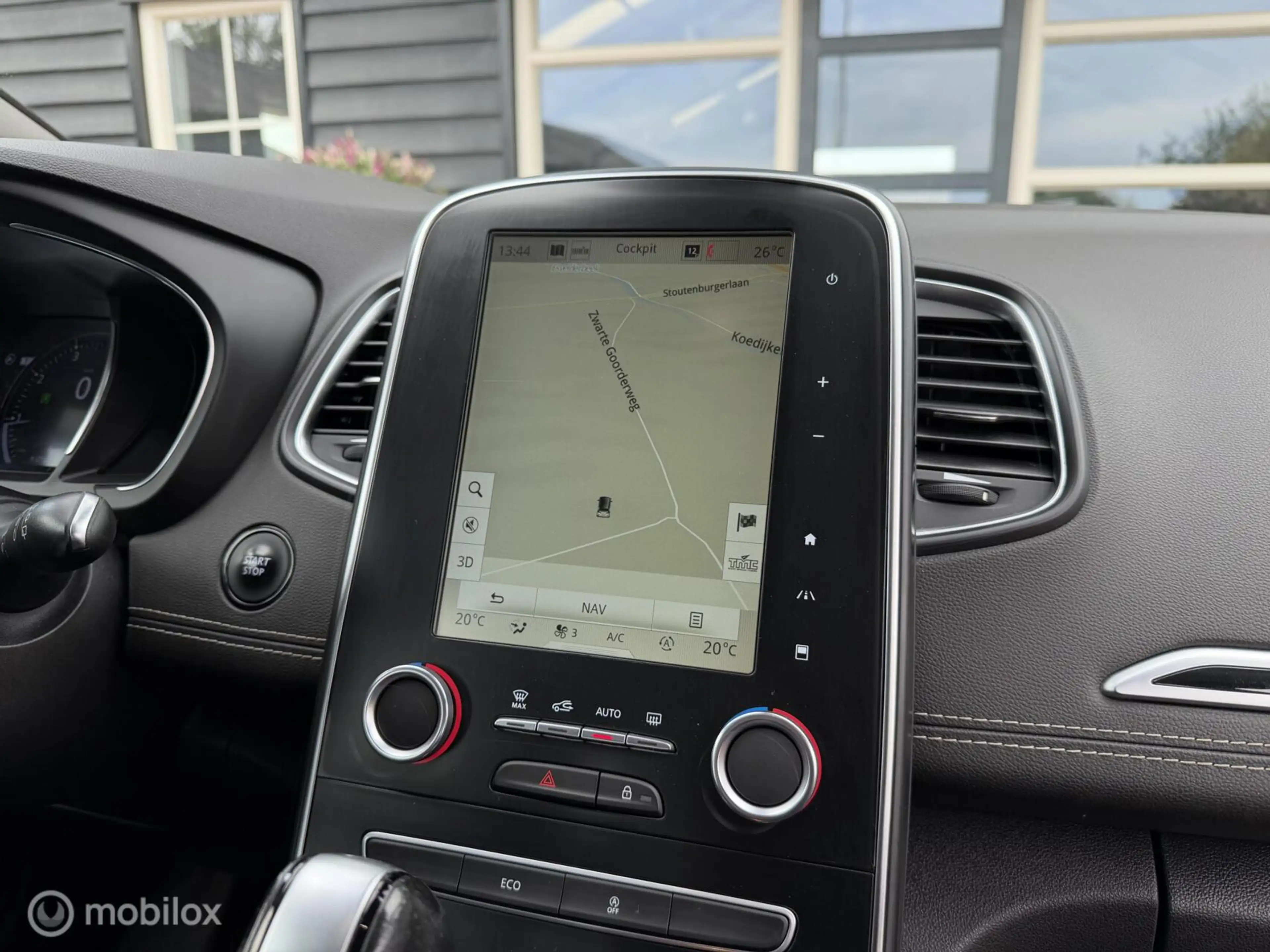 Renault Scenic 1.3 TCe Initiale Paris / Parelmoer wit / Trekhaak — photo 13