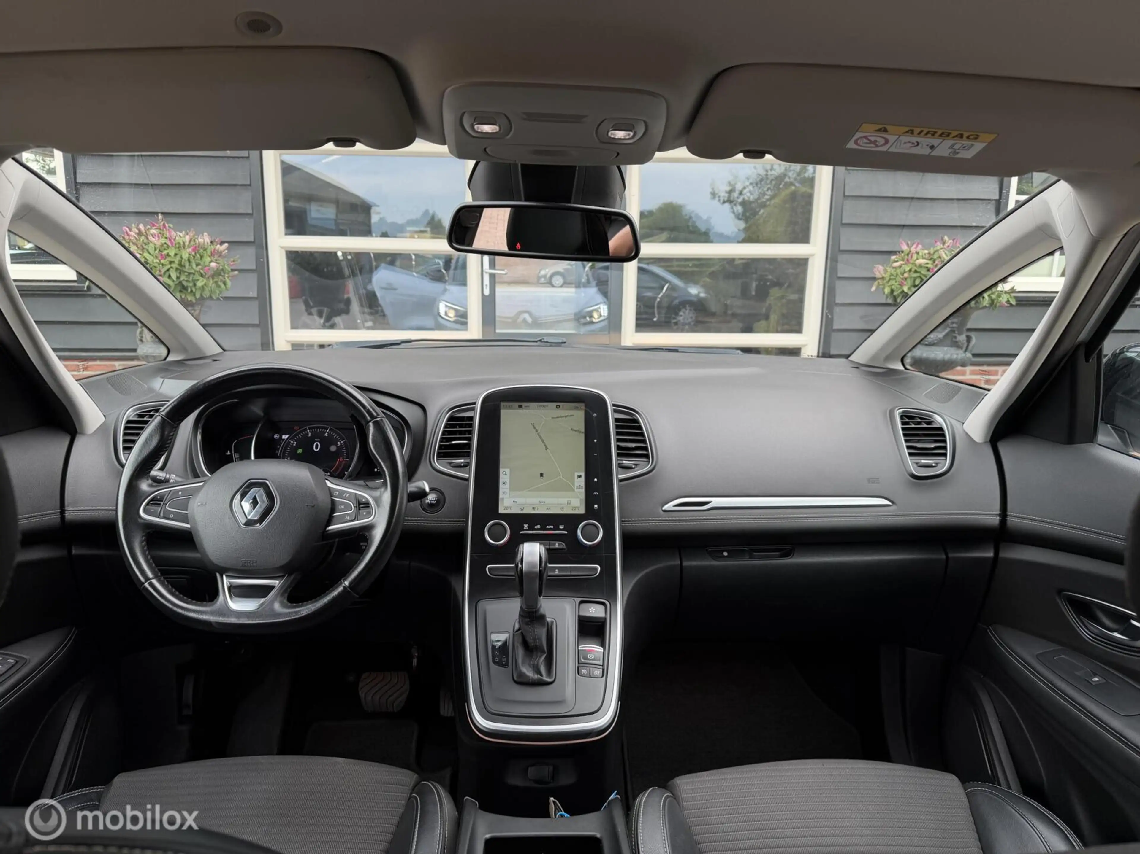 Renault Scenic 1.3 TCe Initiale Paris / Parelmoer wit / Trekhaak — photo 10