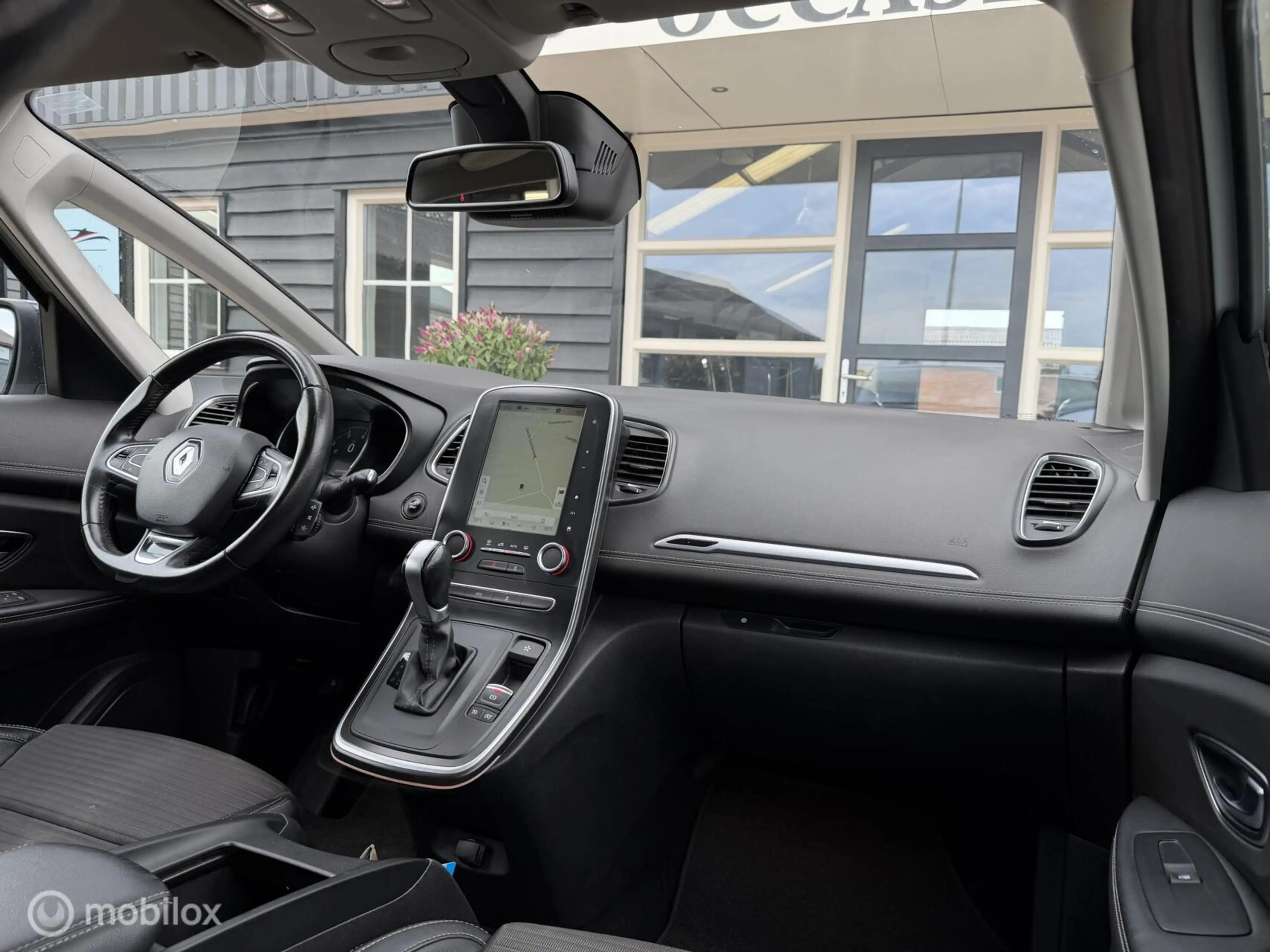 Renault Scenic 1.3 TCe Initiale Paris / Parelmoer wit / Trekhaak — photo 11