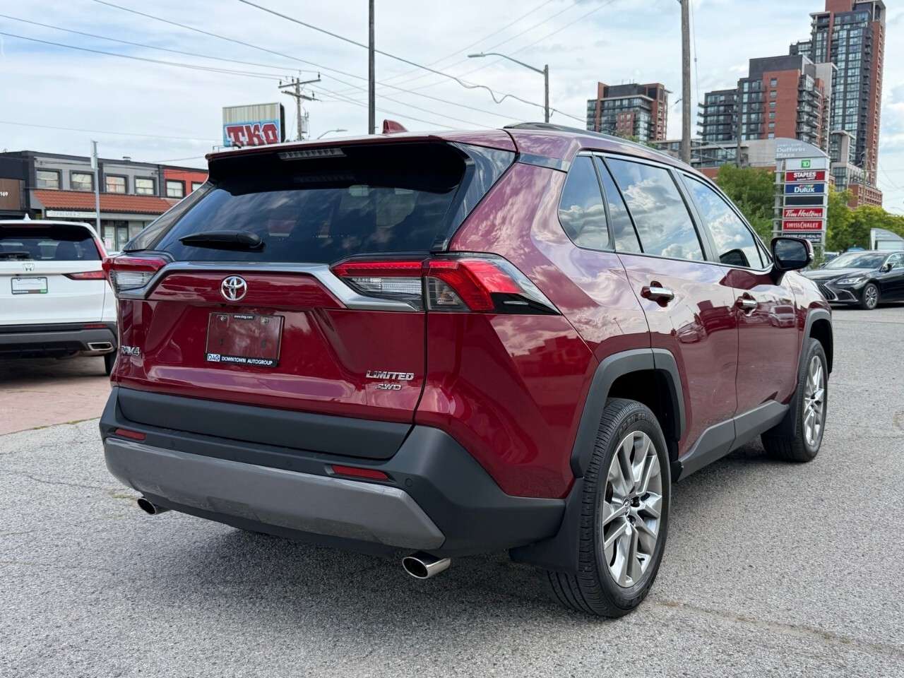 2019 Toyota RAV4 LOW KM RUBY FLARE PAINT NO FEES INCLUDES SAFETY — снимка 1